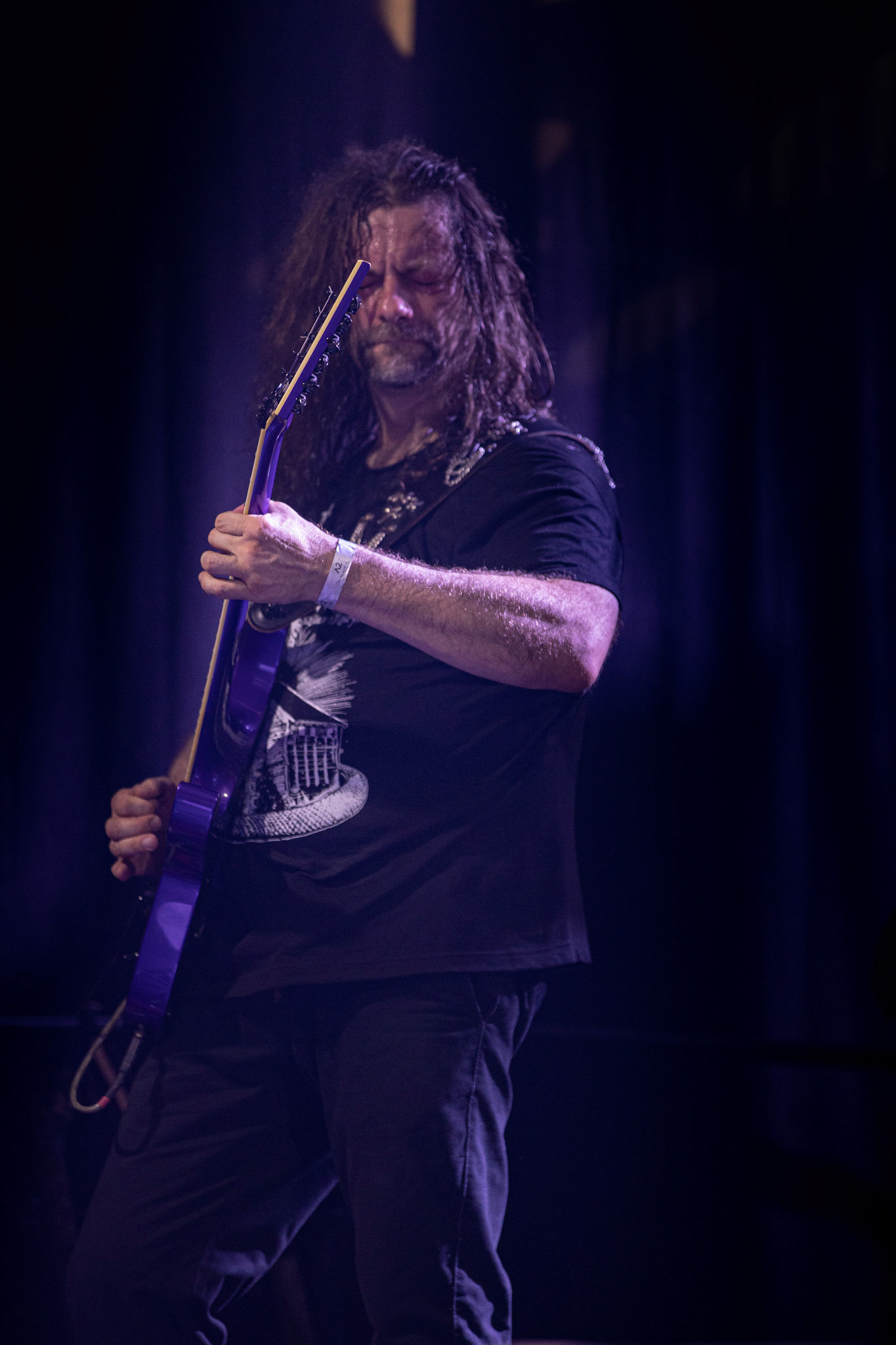 12.09.2021 - KAT i Roman Kostrzewski - koncert "Do zobaczenia w piekle" Wroclaw, Centrum Koncertowe A2.  Krzysztof Pistelok – gitara,fot. Andrzej kaziq Wasilkiewicz