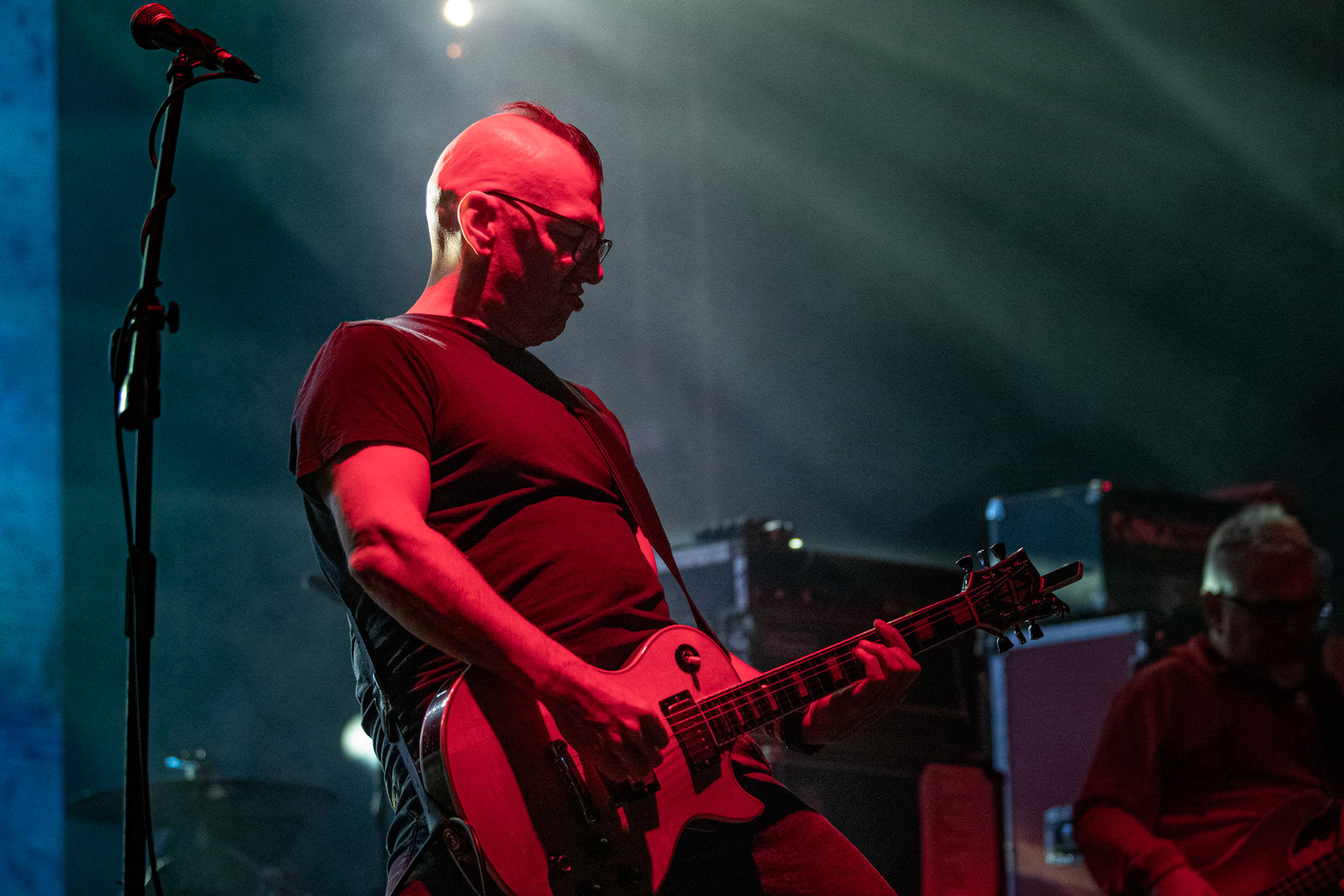 KULT - koncert w ramach Pomaranczowej Trasy 2020 - MUZYCZNA SYRENKA. 9 pazdziernika 2020, Warszawa, Stadion Syrenki. n/z. Wojciech Jabłonski gitara, rock progresywny, rock alternatywny, punk, nowa fala.fot. Andrzej kaziq Wasilkiewicz/Reporter