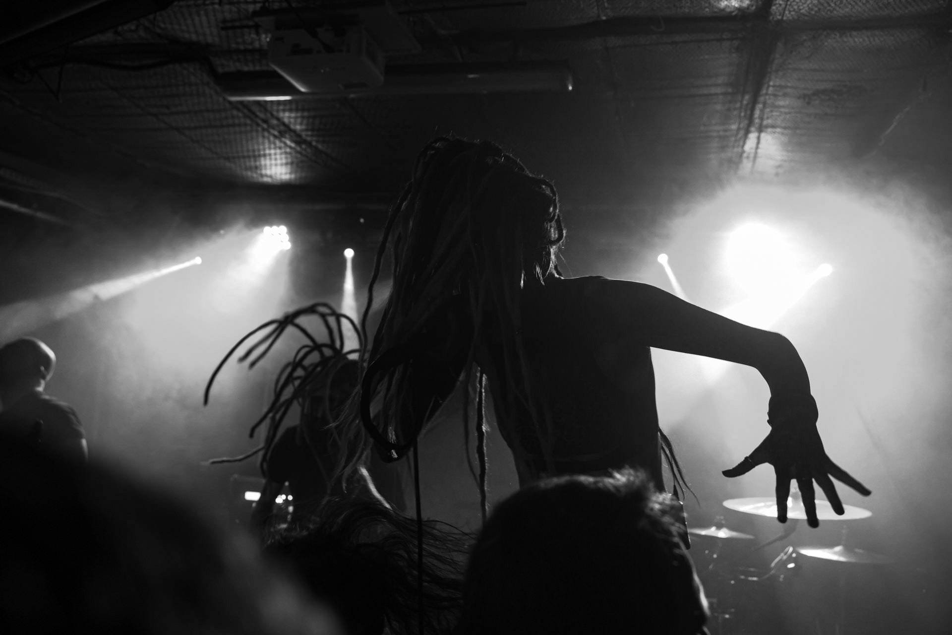 25.04.2022 Infected Rain- koncert warszawska Hydrozagadka, Infected Rain, moldawski nu metal, nu metalcore,Zespol wokalistki Eleny Cataraga, Elena  "Lena Scissorhands" Cataraga - vocals, Ecdysis By Night Tour 2022 produkcja Knock Out Productionsfot. Andrzej Wasilkiewicz/Reporter