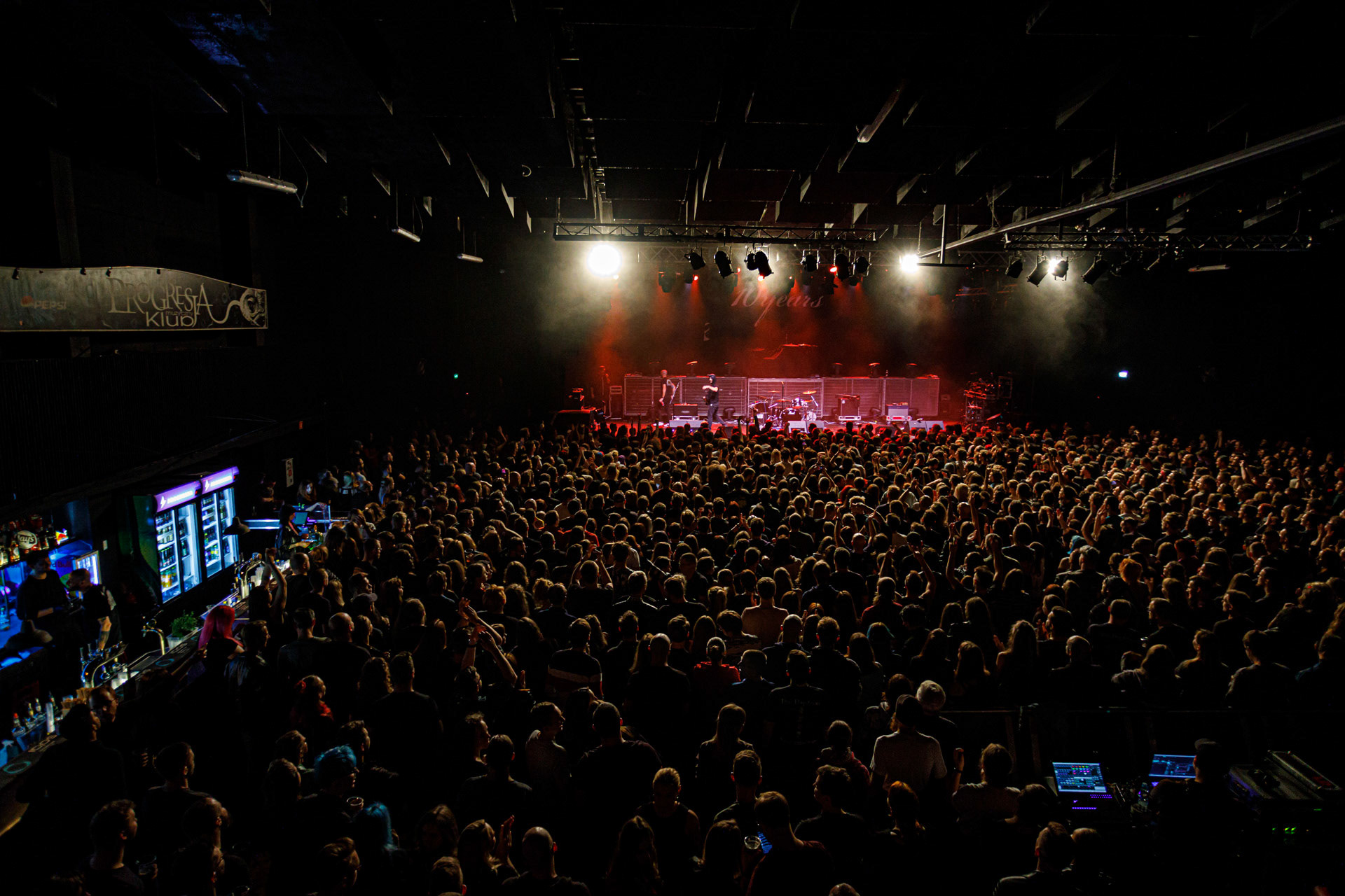 7.10.2022 - 10 Years – amerykanie z Knoxville w Tennessee, grajacy na  pogranicza metalu alternatywnego, hard rocka, post grunge. Jesse Hasek – wokal,Ryan „Tater” Johnson – gitara,Matt Wantland – gitara,Lewis Big Lew Cosby – basista,Brian Vodinh – perkusja,Produkcja Knock Out Productions, Fot. Andrzej Wasilkiewicz/Reporter