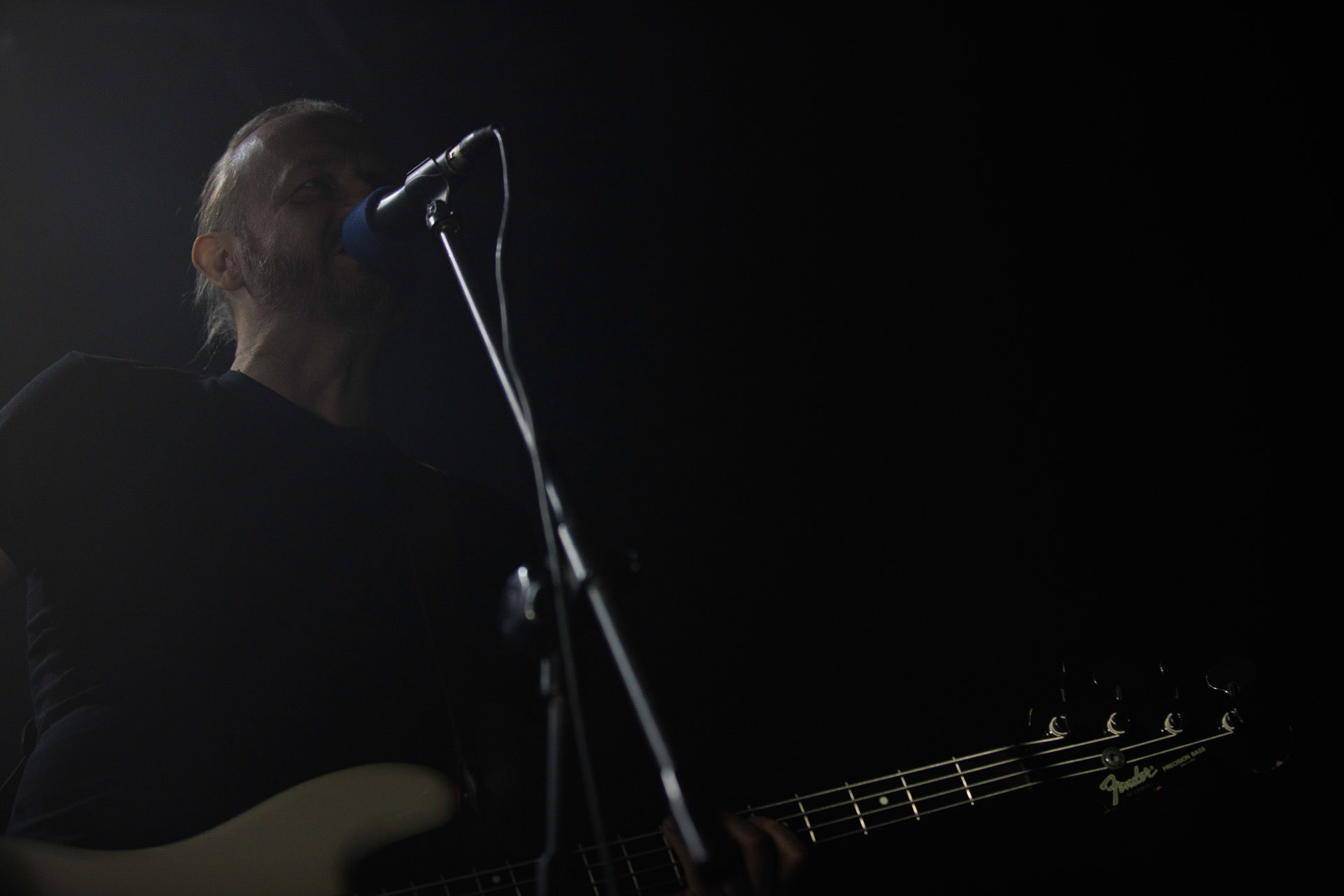 16.11.2021 Dezerter - 40 lecie,koncert Warszawa Palladium. N/z Robert Robal Matera gitara, N/z Krzysiek Grabowski perkusja,N/zJacek Chrzanowski bass, Dezerter, SS20, Punk, Punkrock, hardcore, rock.fot. Andrzej Wasilkiewicz/REPORTER