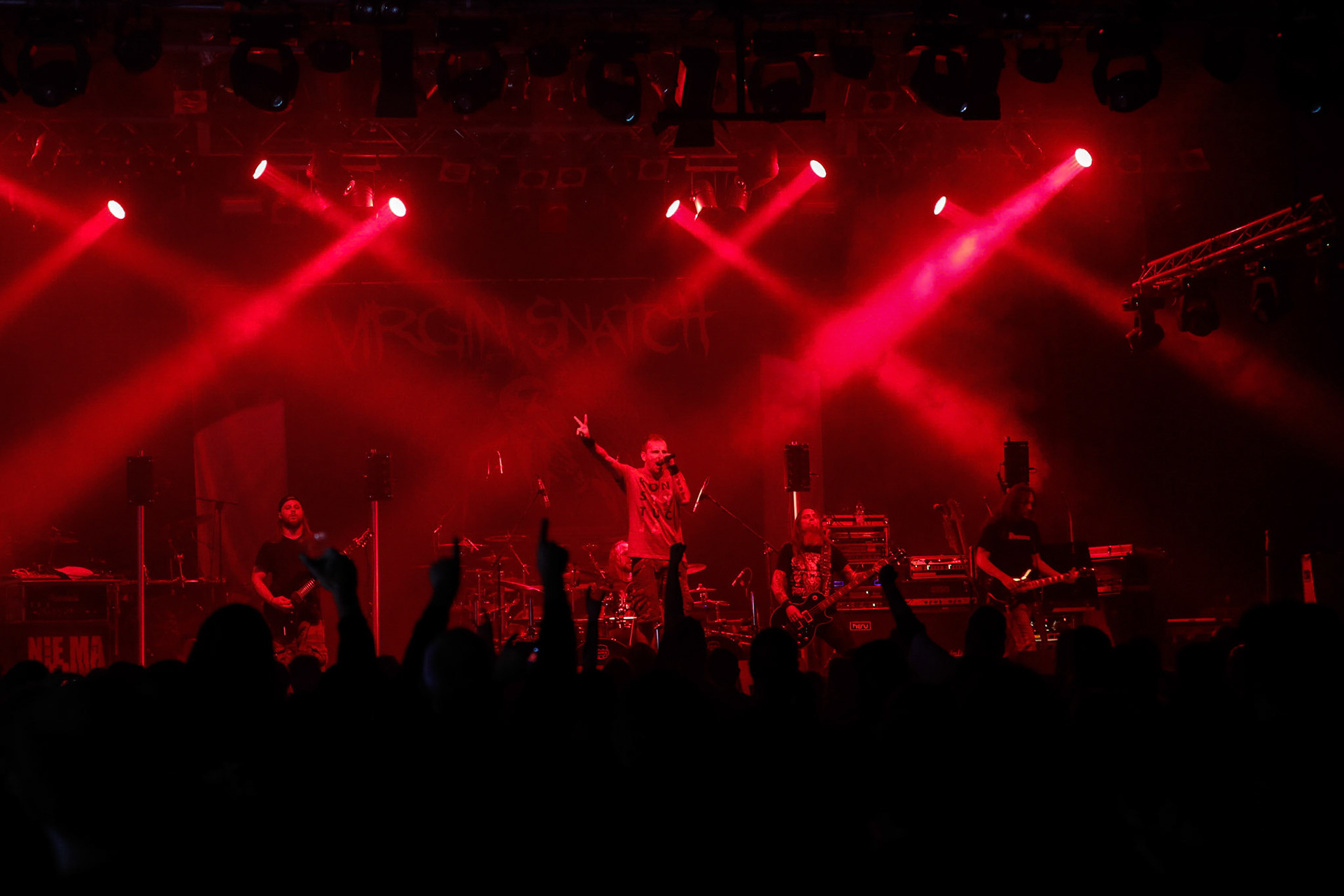 30.11.2018 Knock Out Tour 2018 - Warszawa Progresja -VIRGIN SNATCH  thrash metal, death metal,
Łukasz "Zielony" Zieliński wokal,
Grzegorz "Grysik" Bryła  gitara, 
Paweł Pasek  gitara, 
Piotr "Anioł" Wącisz  gitara basowa, 
Jacek Nowak perkusja,  fot. Andrzej Wasilkiewicz/Reporter