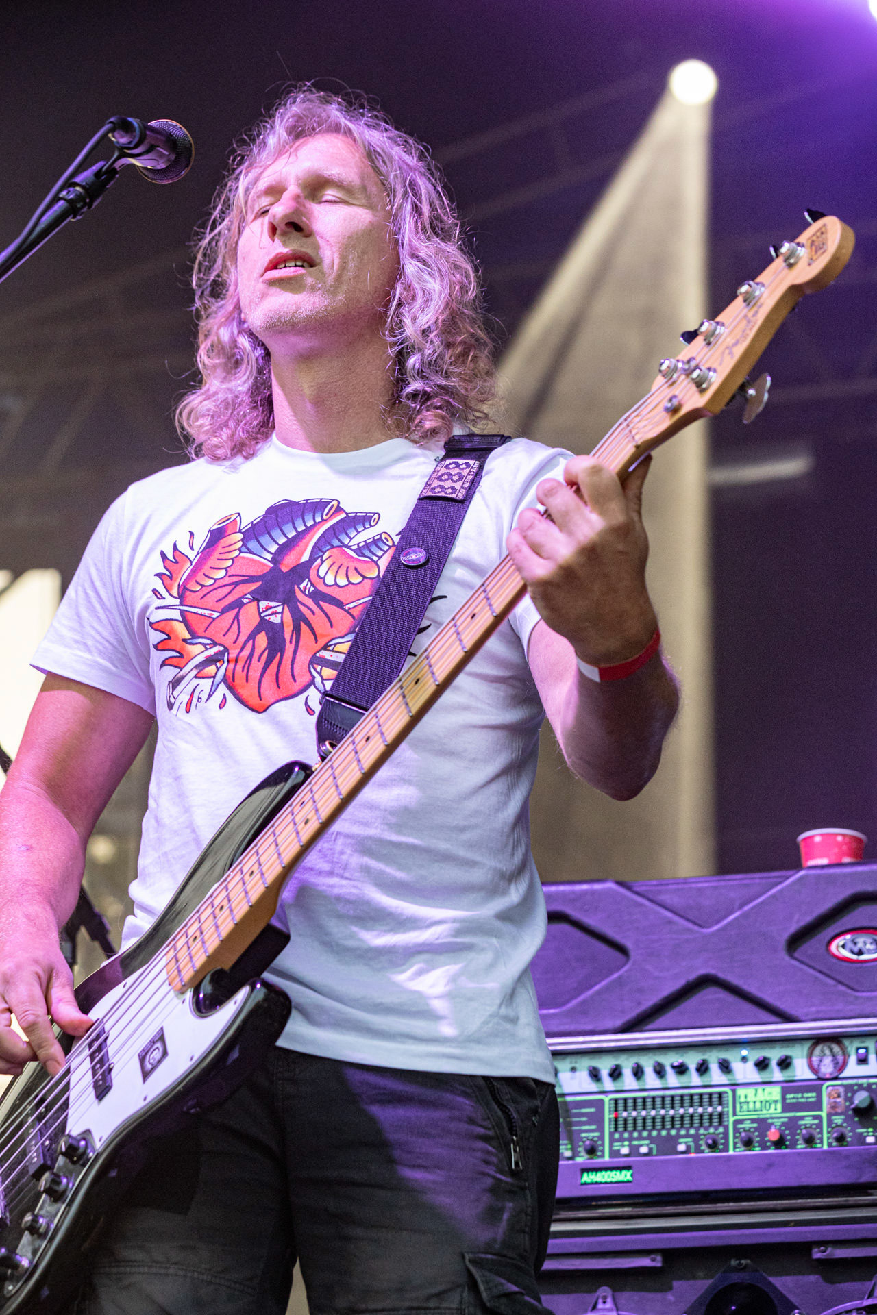 Koncert Luxtorpeda 10 urodziny. Warszawa Progresja.Gramy do Woli.n/z.Krzysztof „Kmieta” Kmiecik – gitara basowaFot. Andrzej kaziq Wasilkiewicz/Reporter