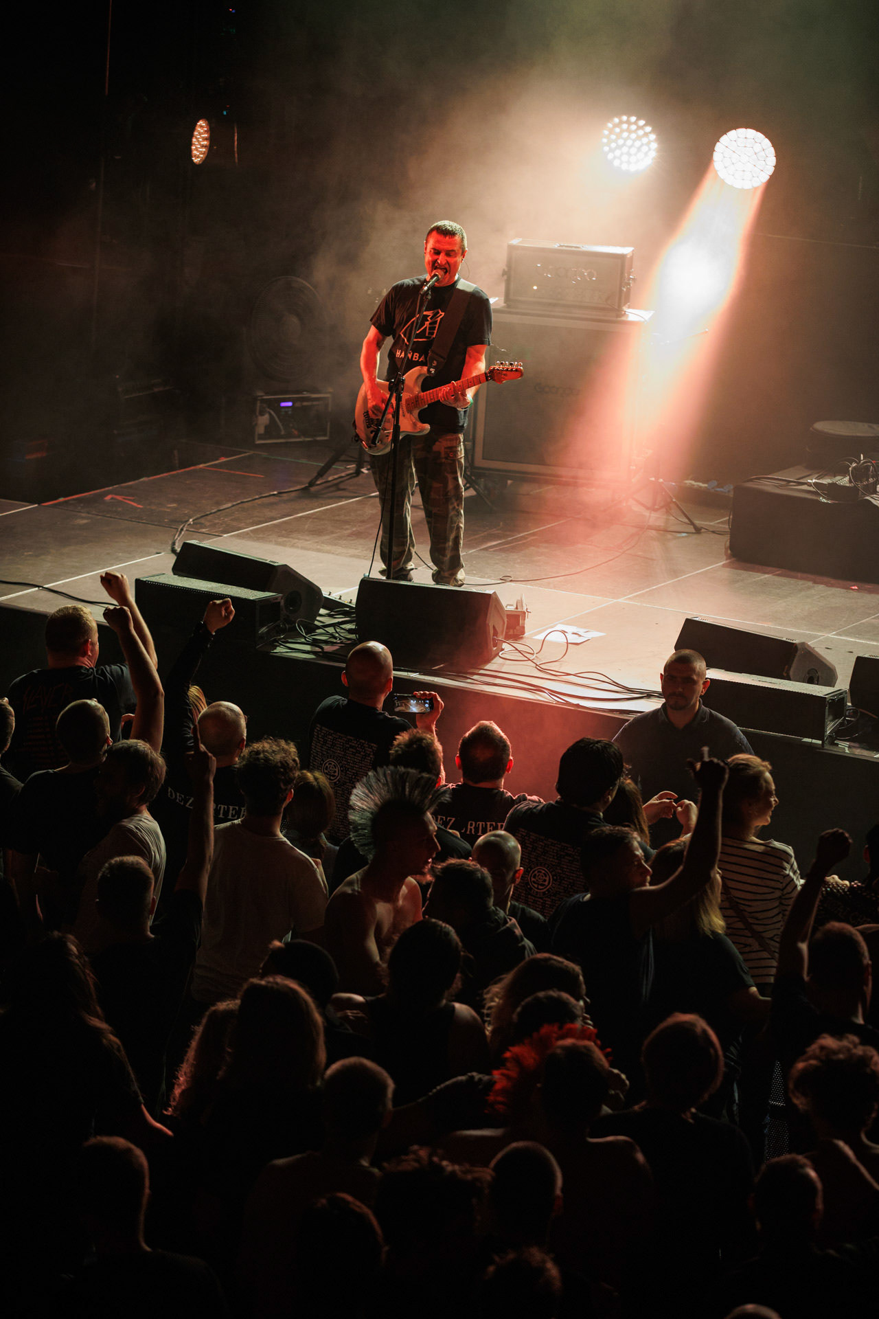 16.11.2021 Dezerter - 40 lecie,koncert Warszawa Palladium. N/z Robert Robal Matera gitara, N/z Krzysiek Grabowski perkusja,N/zJacek Chrzanowski bass, Dezerter, SS20, Punk, Punkrock, hardcore, rock.fot. Andrzej Wasilkiewicz/REPORTER