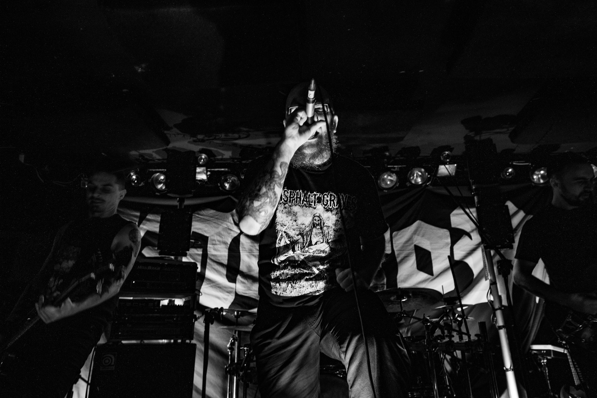 Mentor koncert w Warszawie, trasa Innowiercy Tour 2019
Black Metal Rock And Roll,
Raum's Chord - Guitar
Leviathan's Punch - Drums 
Gusion's Drone - Bass
King Of Nothing - Vocals
Knock Out Productions
fot. Andrzej Wasilkiewicz/REPORTER