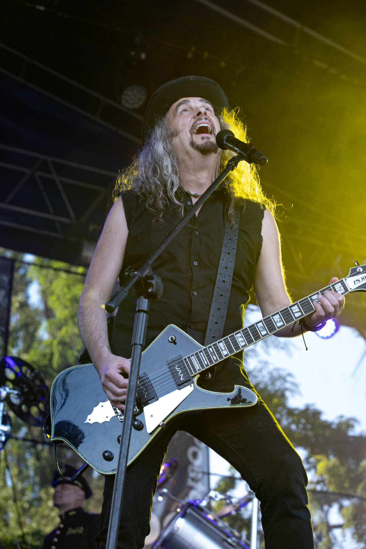 Hunter - postpandemoniczny koncert z okazji XXXV-lecia.Progresja - Gramy do Woli, Warszawa.Paweł „Drak” Grzegorczyk – wokal, gitara,Letnia Scena Progresji.fot. Andrzej Wasilkiewicz/Reporter