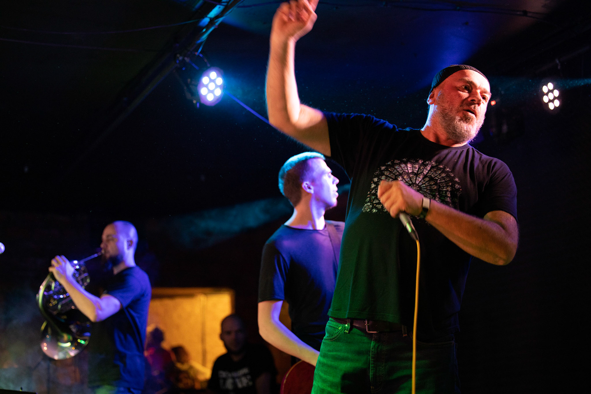 Armia - punk rock, hardcore,
Tomasz Budzyński - głos,
Stanisław Budzyński - gitara,
Jakub Bartoszewski - waltornia, instrumenty klawiszowe,
Amadeusz Kaźmierczak - perkusja,
Darek Budkiewicz - gitara basowa,
fot. Andrzej kaziq Wasilkiewicz