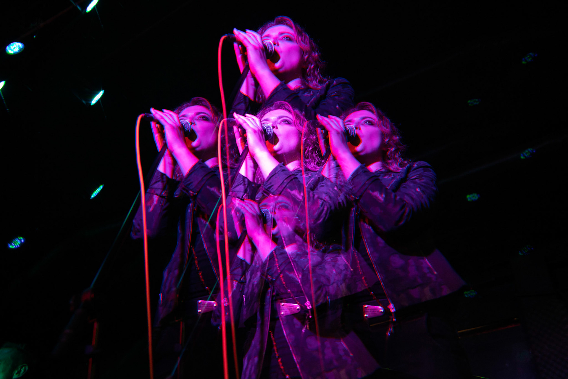 Żywiołak - biometal, folk, ethno sound,
Robert Jaworski - fidel renesansowa, wokal, lira korbowa,
Kamil Strzyżewski - gitara basowa, lutnia,
Wiktoria Kwiatkowska - śpiew, 
Zuza Ciszewska - śpiew, skrzypce,
Michał Lange - perkusja,
Szyszka Leśna - skrzypce ,wokal wspomagający,
Warszawa, klub Potok Drugi Dom Ludzi Rocka,
fot. Andrzej kaziq Wasilkiewicz