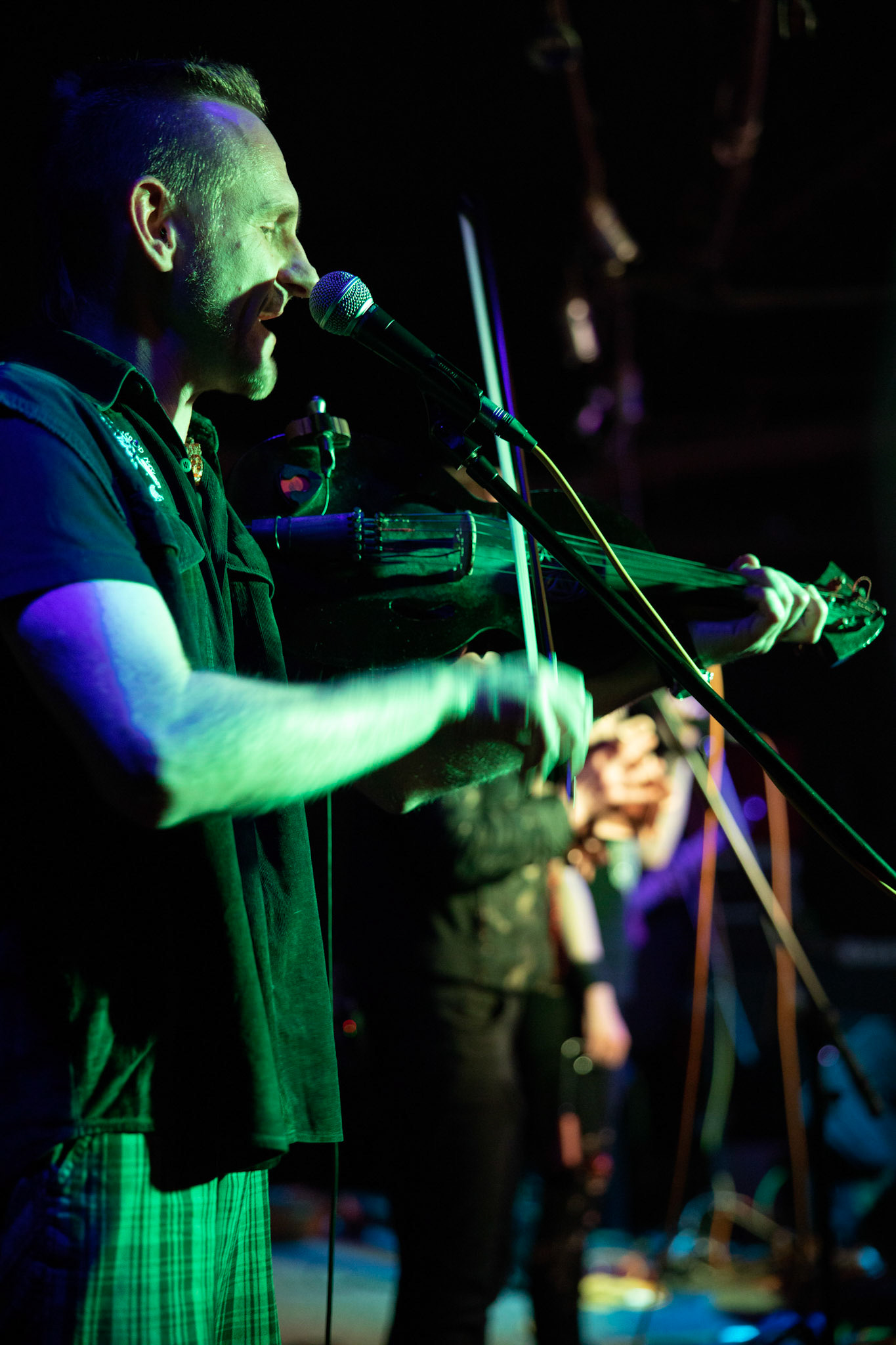 Żywiołak - biometal, folk, ethno sound,
Robert Jaworski - fidel renesansowa, wokal, lira korbowa,
Kamil Strzyżewski - gitara basowa, lutnia,
Wiktoria Kwiatkowska - śpiew, 
Zuza Ciszewska - śpiew, skrzypce,
Michał Lange - perkusja,
Szyszka Leśna - skrzypce ,wokal wspomagający,
Warszawa, klub Potok Drugi Dom Ludzi Rocka,
fot. Andrzej kaziq Wasilkiewicz