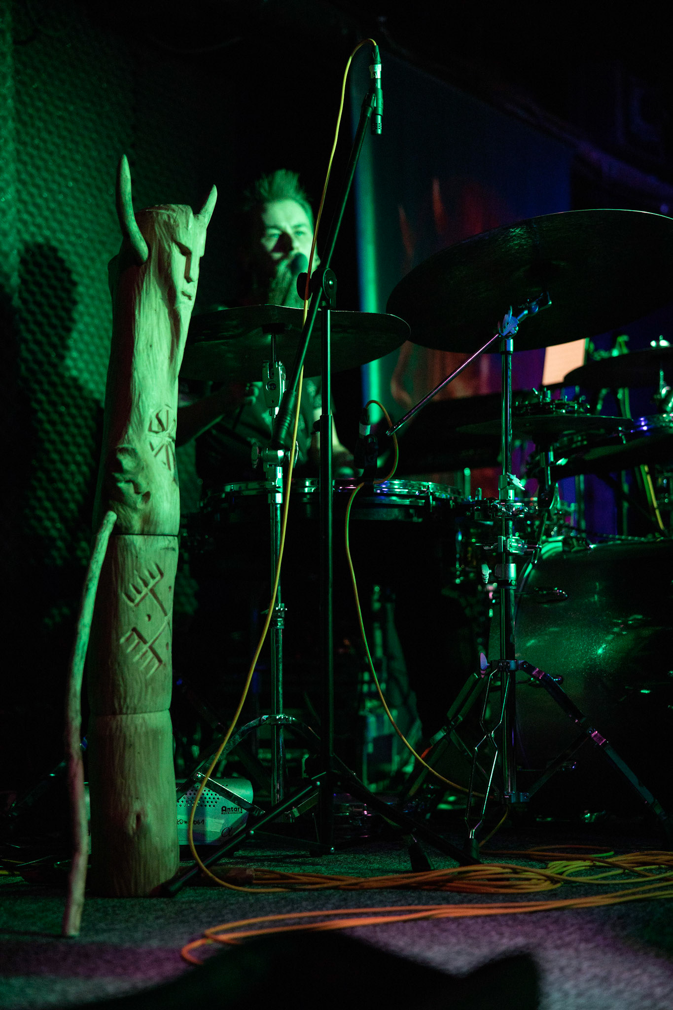 Żywiołak - biometal, folk, ethno sound,
Robert Jaworski - fidel renesansowa, wokal, lira korbowa,
Kamil Strzyżewski - gitara basowa, lutnia,
Wiktoria Kwiatkowska - śpiew, 
Zuza Ciszewska - śpiew, skrzypce,
Michał Lange - perkusja,
Szyszka Leśna - skrzypce ,wokal wspomagający,
Warszawa, klub Potok Drugi Dom Ludzi Rocka,
fot. Andrzej kaziq Wasilkiewicz