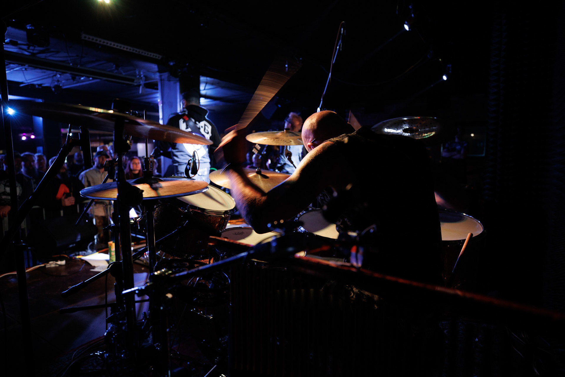 12.11.2021 Lipali - koncert Warszawa klub Remont.Najnowszy album „MOSTY, RZEKI, LUDZIE”.Lukasz Luk Jeleniewski - perkusja, Rock, rock progresywny, rock alternatywny, polski rock.fot. Andrzej kaziq Wasilkiewicz/Reporter