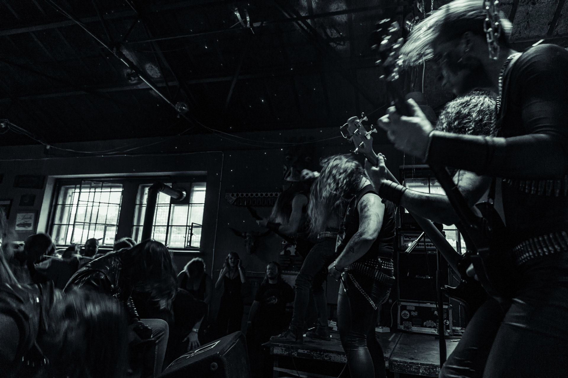 BAGNO (oldschool black/death)w składzie:Krzysiek - wokalKuba - gitaraThrasher - gitara Kacper - bassMaciek - garyDestrukcja i zgnilizna, wszystko czego nie chcesz usłyszeć a i tak się pojawisz, Druga fala dobrej muzy z Rzeszowa, bo pierwsza skończyła się w latach 90.Produkcja Left Hand Soundsfot. Andrzej Wasilkiewicz/kaziq.com