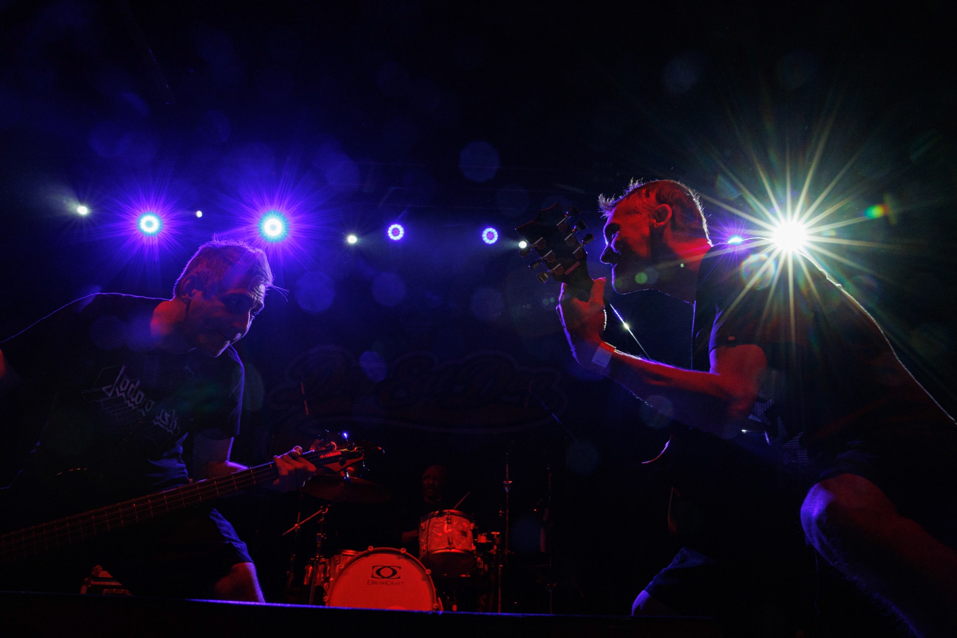 30.11.2021 koncert Dog Eat Dog - USA - hardcore, punkrock, rap, metal, hip hop, reggae, soul, funk,n/z Dave Neabore (bass), n/z John Connor (vocals), n/z Brandon Finley (drums), n/z Roger Hammerli (guitar),n/z Bozez (sax &amp; beer),koncert Warszawa, Progresja 25 lat albumu Play Games -  Dog Eat Dog.fot. Andrzej Wasilkiewicz/Reporter