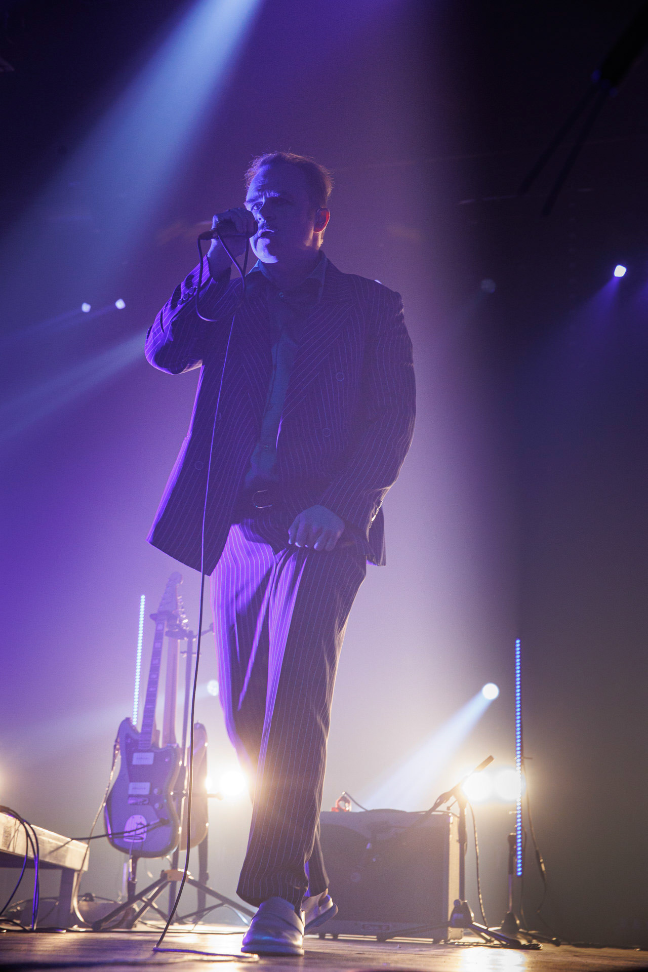 18.12.2021 Karas Rogucki - koncert klub Stodoła - Warszawan/z Piotr Rogucki - wokal gitara,Alternatywny pop, Kayax, Ostatni bastion romantyzmu, fot. Andrzej Wasilkiewicz/Reporter