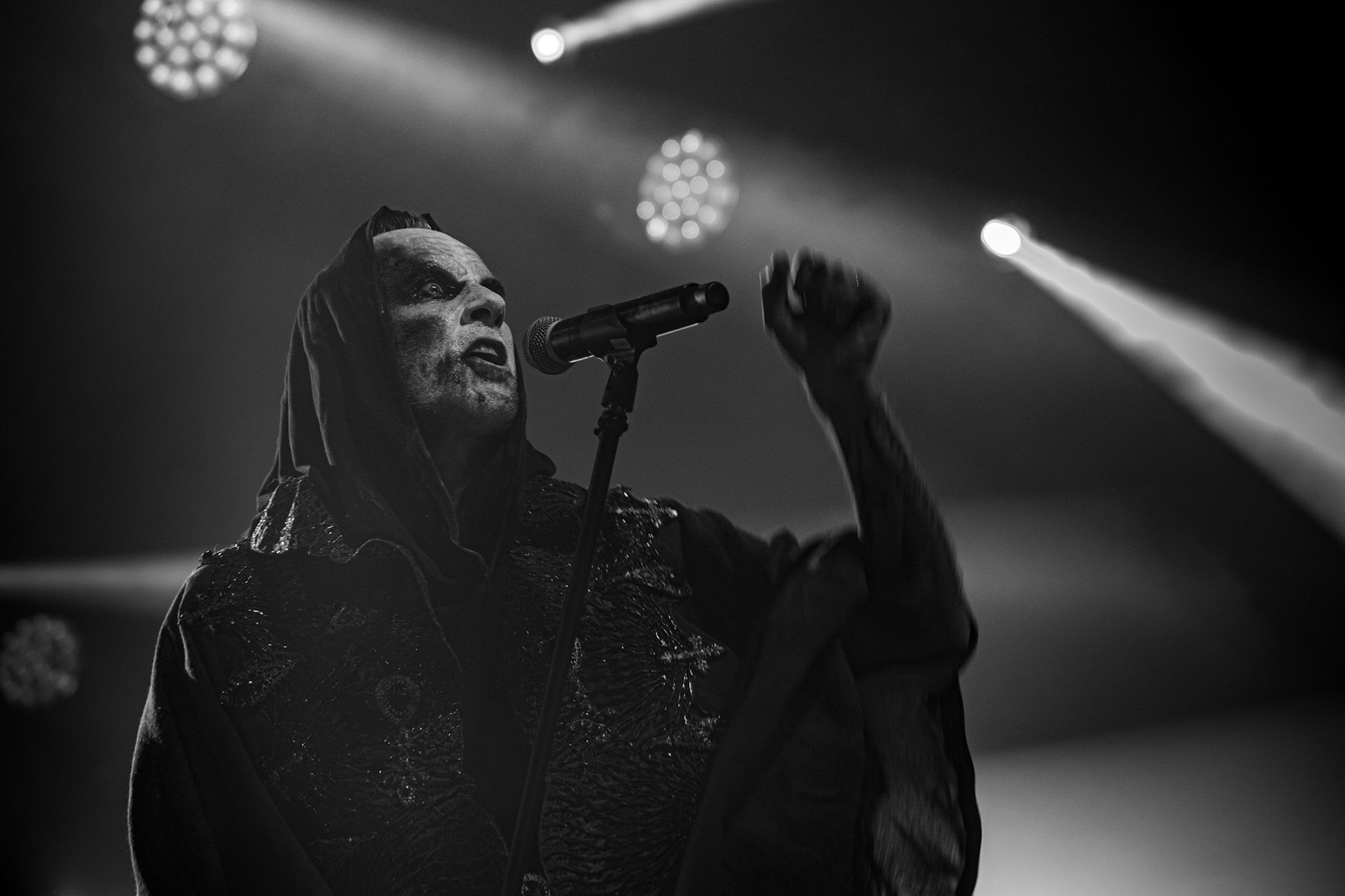 12.09.2021 - KAT i Roman Kostrzewski - koncert "Do zobaczenia w piekle" Wroclaw, Centrum Koncertowe A2.  Roman Kostrzewski – wokalJacek Nowak – perkusjaKrzysztof Pistelok – gitaraJacek Hiro – gitaraMichal Laksa – basGościnnie: Adam „Nergal” Darski (Behemoth)Piotr „Peter” Wiwczarek (Vader),Tomasz „Titus” Pukacki (Acid Drinkers)Adrian „Fred” Frelich (Dragon)Krzysztof „Fazi” Oset (ex-Kat)Piotr „Mancover” Mańkowski (Wolf Spider)Wacław „Vogg” Kiełtyka (Decapitated)Marek „Spider” Pająk (Vader)Jarek „Gronos” Gronowski (Dragon, ex-Kat)Paweł „Baitel” Pasek (Decapitated) Piotr Radecki (ex-Kat &amp; Roman Kostrzewski)fot. Andrzej kaziq Wasilkiewicz