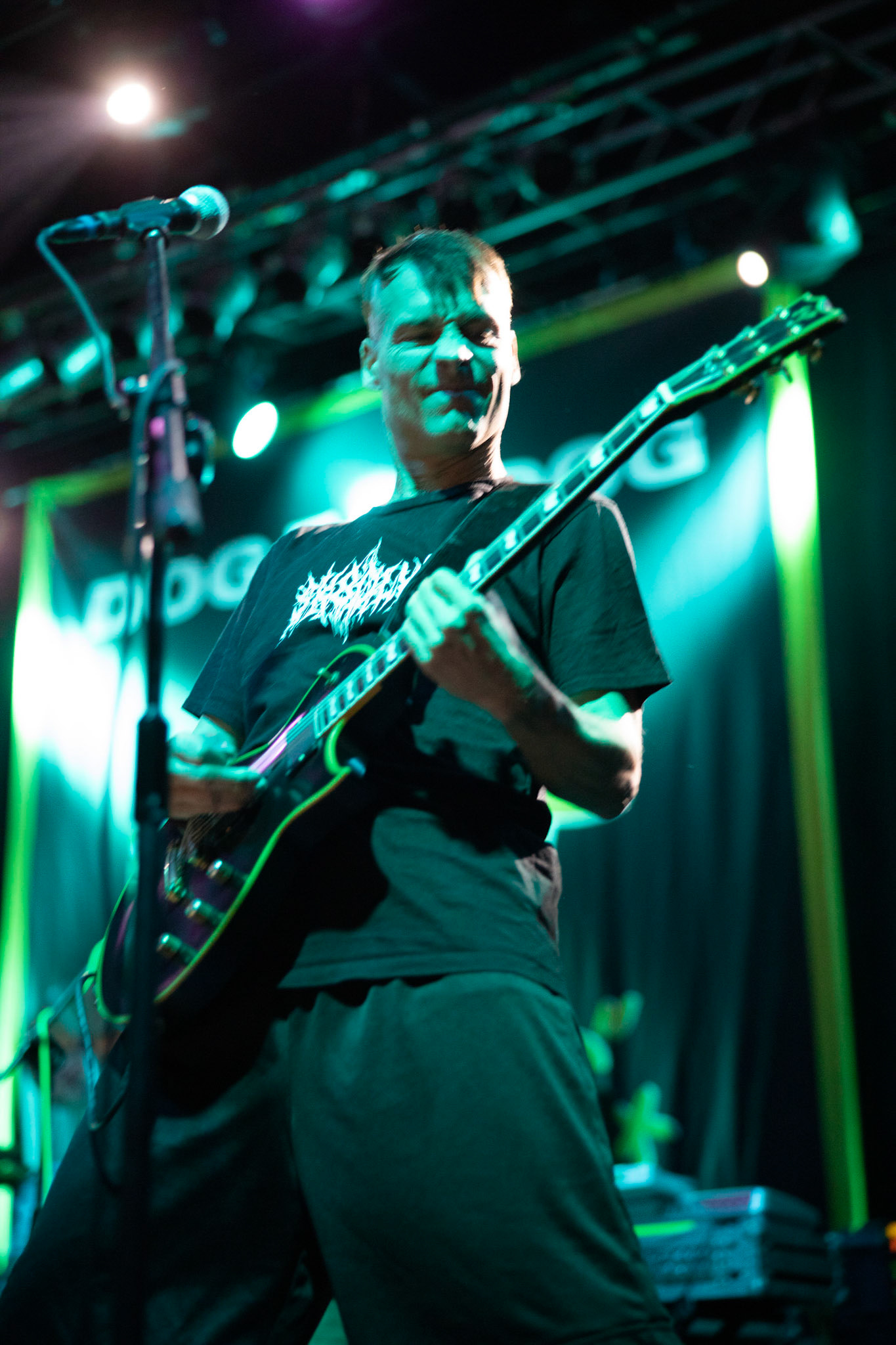 Dog Eat Dog - USA - hardcore, punkrock, rap, metal, hip hop,reggae, soul, funk,
Dave Neabore (bass), 
John Connor (vocals), 
Brandon Finley (drums) 
Roger Hämmerli (guitar)
Bozez (sax & beer)
koncert w Warszawskiej Progresji w ramach trasy 25 lat All Boro Kings zespołu Dog Eat Dog.
fot. Andrzej Wasilkiewicz/Reporter