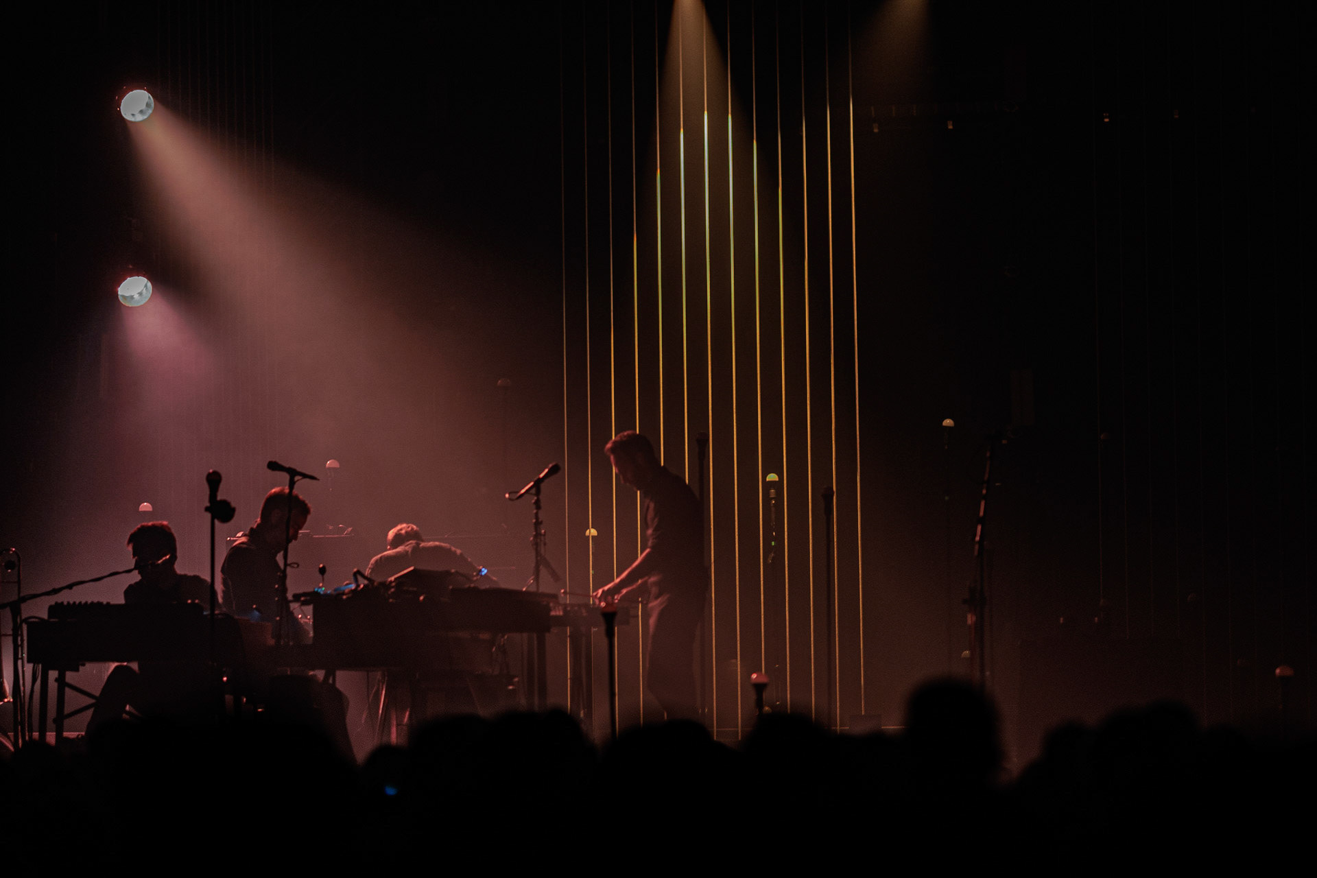 24.10.2022 Sigur Ros - 2022 World tour - Warszawa Expo XXI.Islandzkie trio Sigur Ros powraca po prawie dziesiecioletniej przerwie wraca z albumem Odins Raven Magic oaz zapowiedzia 20th Anniversary Edition.Jon Por Birgisson – wokal, gitara elektryczna,  Georg Holm – gitara basowa, dzwonki, wokal wspierający,Kjartan Sveinsson - instrumenty klawiszowe,Post-rock, Alternative rock, Ambient music,Amazing Music Denmark,Charm Music Poland,fot. Andrzej Wasilkiewicz/Reporter