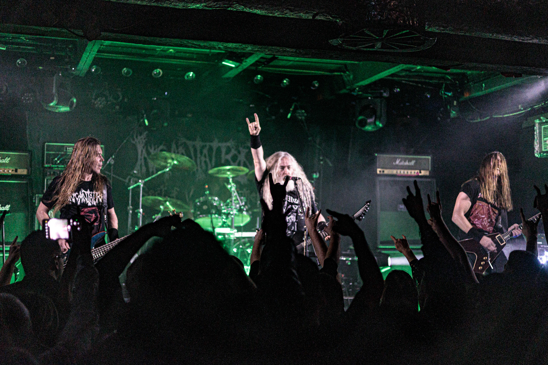 21.10.2022 - 𝗜𝗡𝗖𝗔𝗡𝗧𝗔𝗧𝗜𝗢𝗡 - amerykanski death metal w warszawskiej Proximie.Morderczy death metal na maksymalnie niskim stroju, halasie i chaosie nigdy nie stracil na sile - niezaleznie czy mowimy o swietnej nowej plcie, czy o kultowych strzalach rzedu "Onward to Golgotha". Sklad dowodzony przez Johna McEntee nigdy nie pudluje - na zywo rowniez.John McEntee - gitara, wokal, Kyle Severn - perkusja Alex Bouks - gitara,Chuck Sherwood - gitara basowa,Death metal, Black metal, Metal, Death-doom, Produkcja Knock Out Productions,fot. Andrzej Wasilkiewicz/Reporter