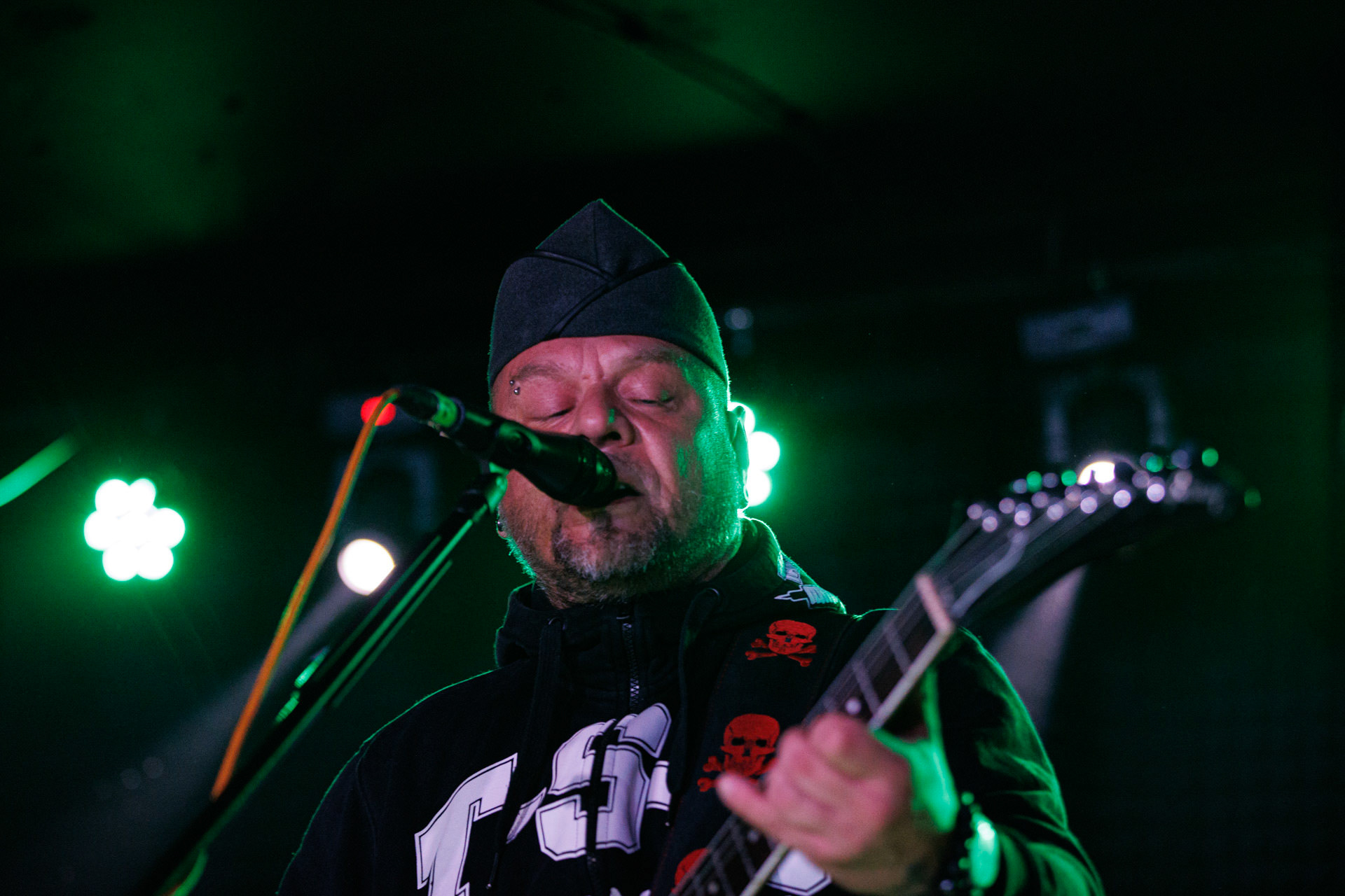 12.11.2021 Lipali - koncert Warszawa klub Remont.Najnowszy album „MOSTY, RZEKI, LUDZIE”.Tomasz Lipa Lipnicki - wokal, gitara,Rock, rock progresywny, rock alternatywny, polski rock.fot. Andrzej kaziq Wasilkiewicz/Reporter