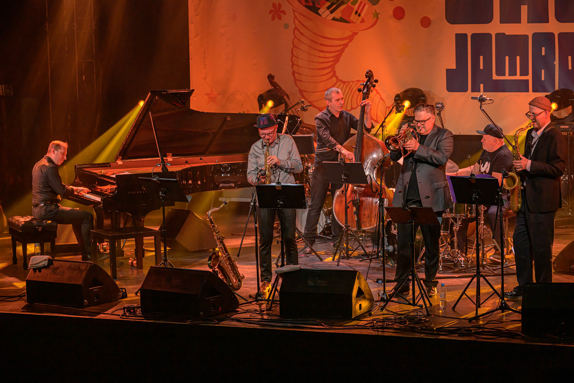 JAZZ JAMBOREE 2025 - DZIEŃ 3 - KAZIMIERZA JONKISZA: 60-lecie pracy artystycznej26 października 2025, Klub Stodoła, organizator Adamiak Jazz fot. Andrzej Wasilkiewicz/kaziq.com