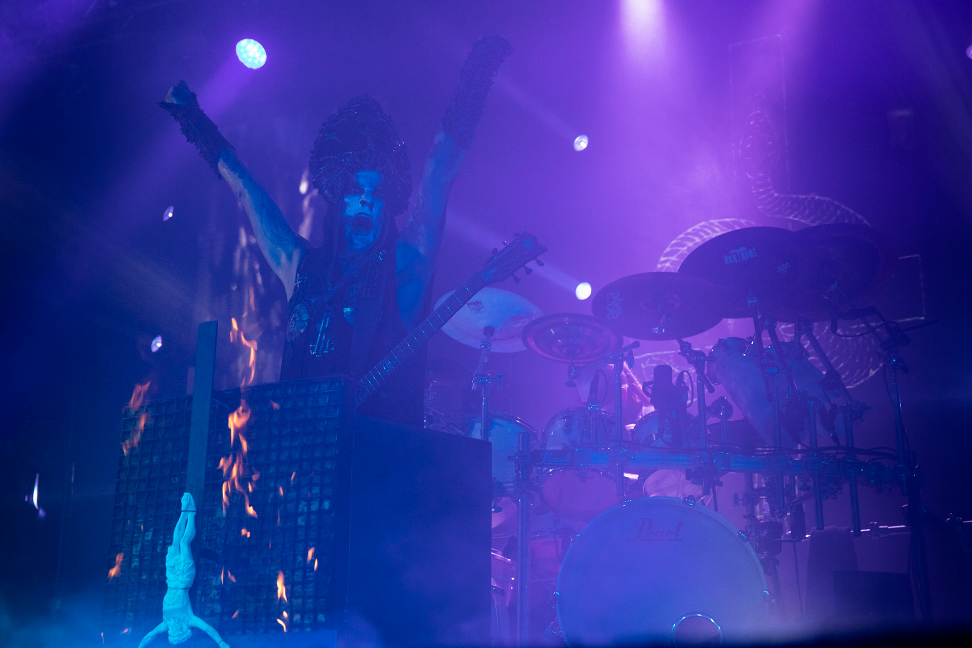 Nergal i płonący krzyż, BEHEMOTH - Polska - death metal, black metal
Adam NERGAL Darski -  Guitars,
INFERNO - Drums ov Annihilation and Artillery,
ORION - Bass Guitars,
SETH -  Lead Guitars,
koncert w Warszawskiej Progresji w ramach trasy Ecclesia Diabolica Baltica.
fot. Andrzej Wasilkiewicz/Reporter