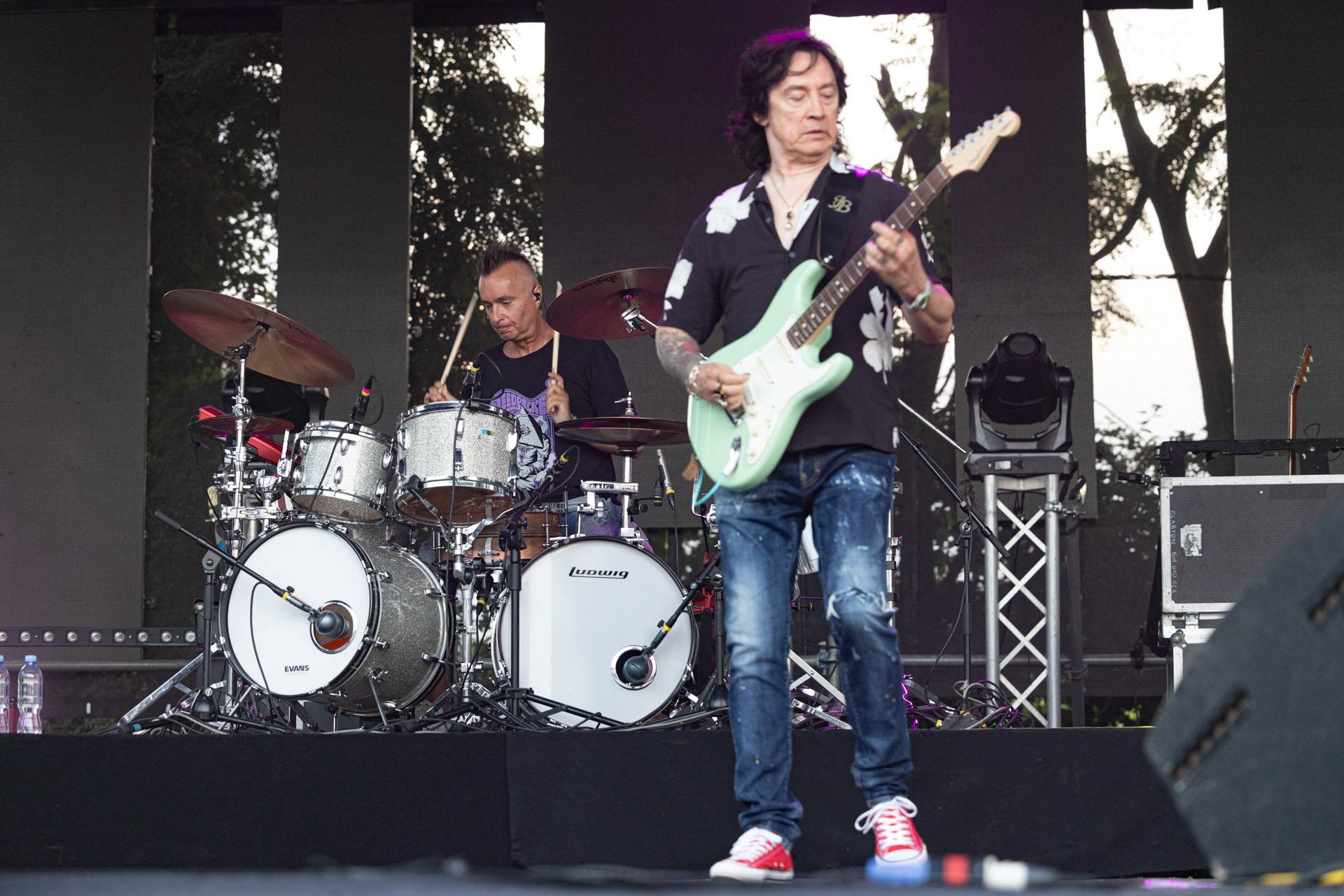 Koncerty Lady Pank w ramach urodzinowej trasy LP40 warszawska Pogresja.Gramy do Woli. Polski Rock, pop, soft rock, polska grupa rockowa z czasów PRL.n/z. Jan Borysewicz – gitara,  n/z. Kuba Jabłoński – perkusja Fot. Andrzej kaziq Wasilkiewicz/Reporter