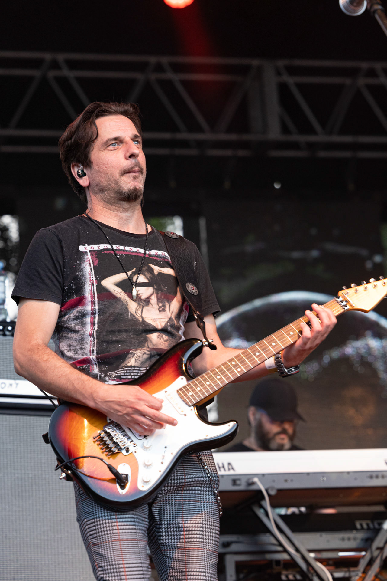 Koncerty Lady Pank w ramach urodzinowej trasy LP40 warszawska Pogresja.Gramy do Woli. Polski Rock, pop, soft rock, polska grupa rockowa z czasów PRL.n/z. Michał Sitarski – gitara, staly sideman, n/z. Wojtek Olszak – instrumenty klawiszowe, Fot. Andrzej kaziq Wasilkiewicz/Reporter