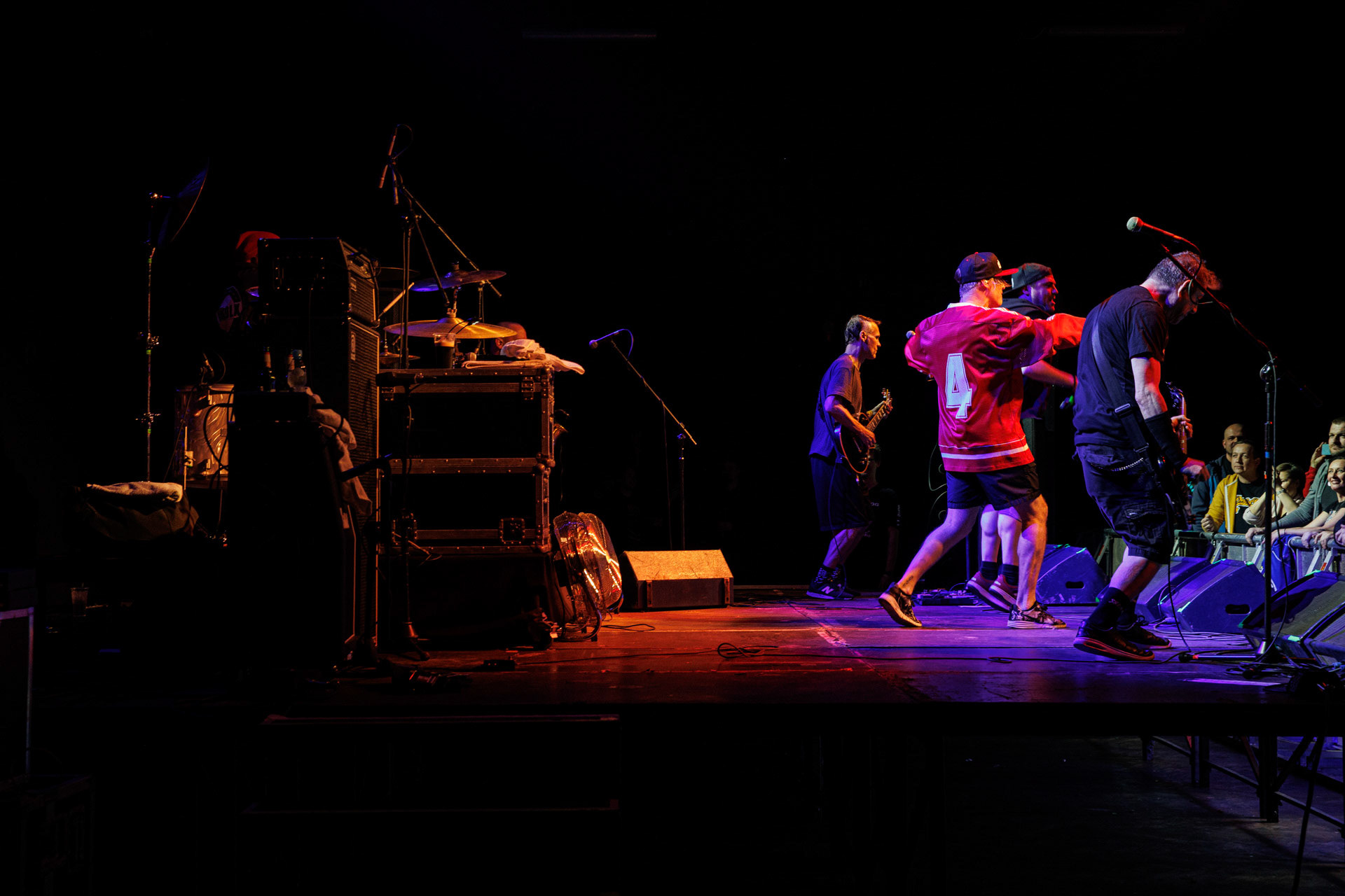 30.11.2021 koncert Dog Eat Dog - USA - hardcore, punkrock, rap, metal, hip hop, reggae, soul, funk,n/z Dave Neabore (bass), n/z John Connor (vocals), n/z Brandon Finley (drums), n/z Roger Hammerli (guitar),n/z Bozez (sax &amp; beer),koncert Warszawa, Progresja 25 lat albumu Play Games -  Dog Eat Dog.fot. Andrzej Wasilkiewicz/Reporter