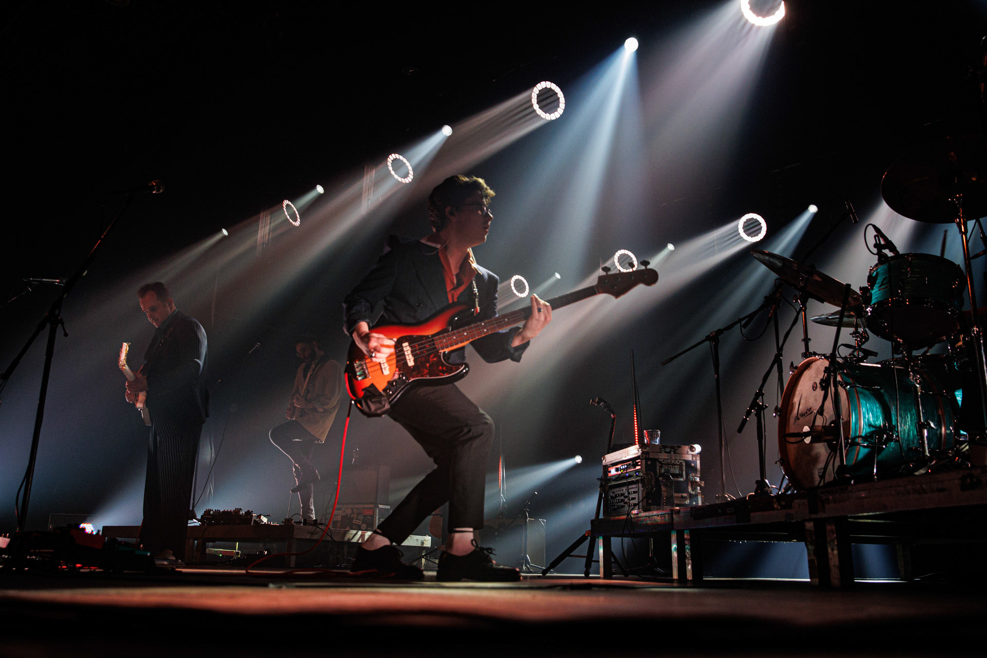 18.12.2021 Karas Rogucki - koncert klub Stodoła - Warszawan/z Piotr Rogucki - wokal gitara,n/z Kuba Karas - wokal bass,n/z Wiktoria Jakubowska - perkusja,n/z Kamil Holden Kryszak - gitara,Alternatywny pop, Kayax, Ostatni bastion romantyzmu, fot. Andrzej Wasilkiewicz/Reporter