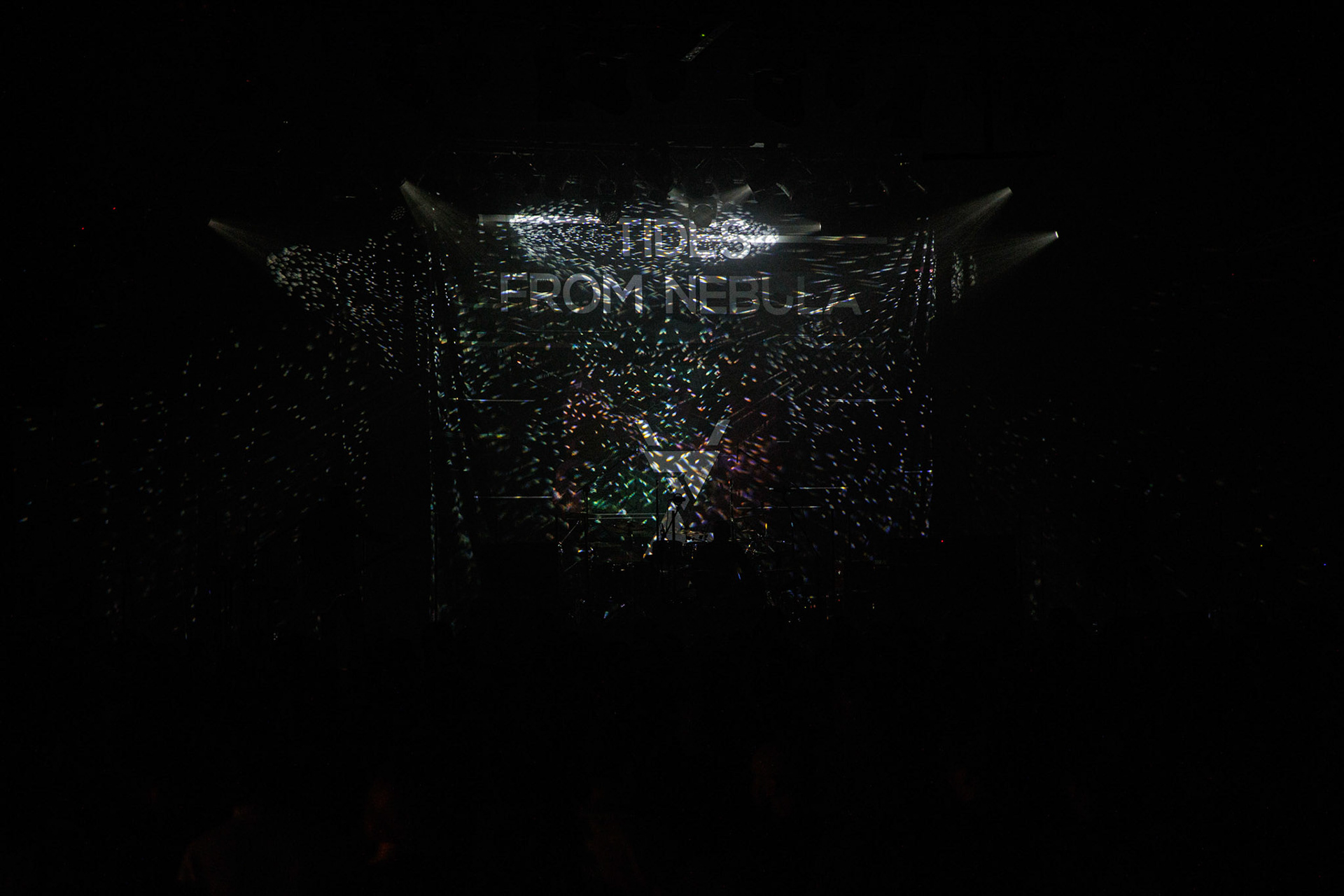 27.11.2021 TIDES FROM NEBULA koncert, Warszawa klub Progresja,Knock Out Productions, Mystic Production,Post-rock, muzyka alternatywna, progresywny rock.n/z Maciej Karbowski – gitara, instrumenty klawiszowen/z Przemek Weglowski – gitara basowan/z Tomasz Stolowski – perkusjaFot. Andrzej Wasilkiewicz/Reporter