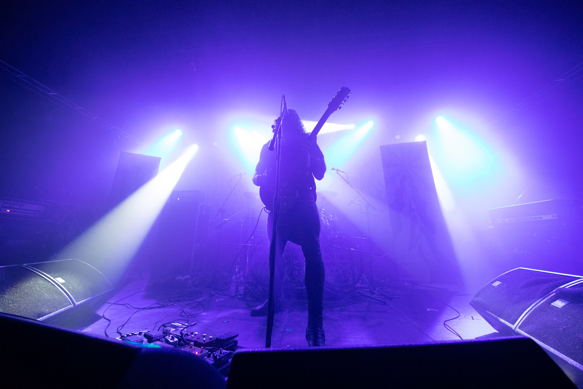 14.12.2018r. BÖLZER koncert Merry Christless  KzR Okoi Therry Jones  – vocals, gitara
HzR Fabian Wyrsch – drums  fot. Andrzej Wasilkiewicz/Reporter