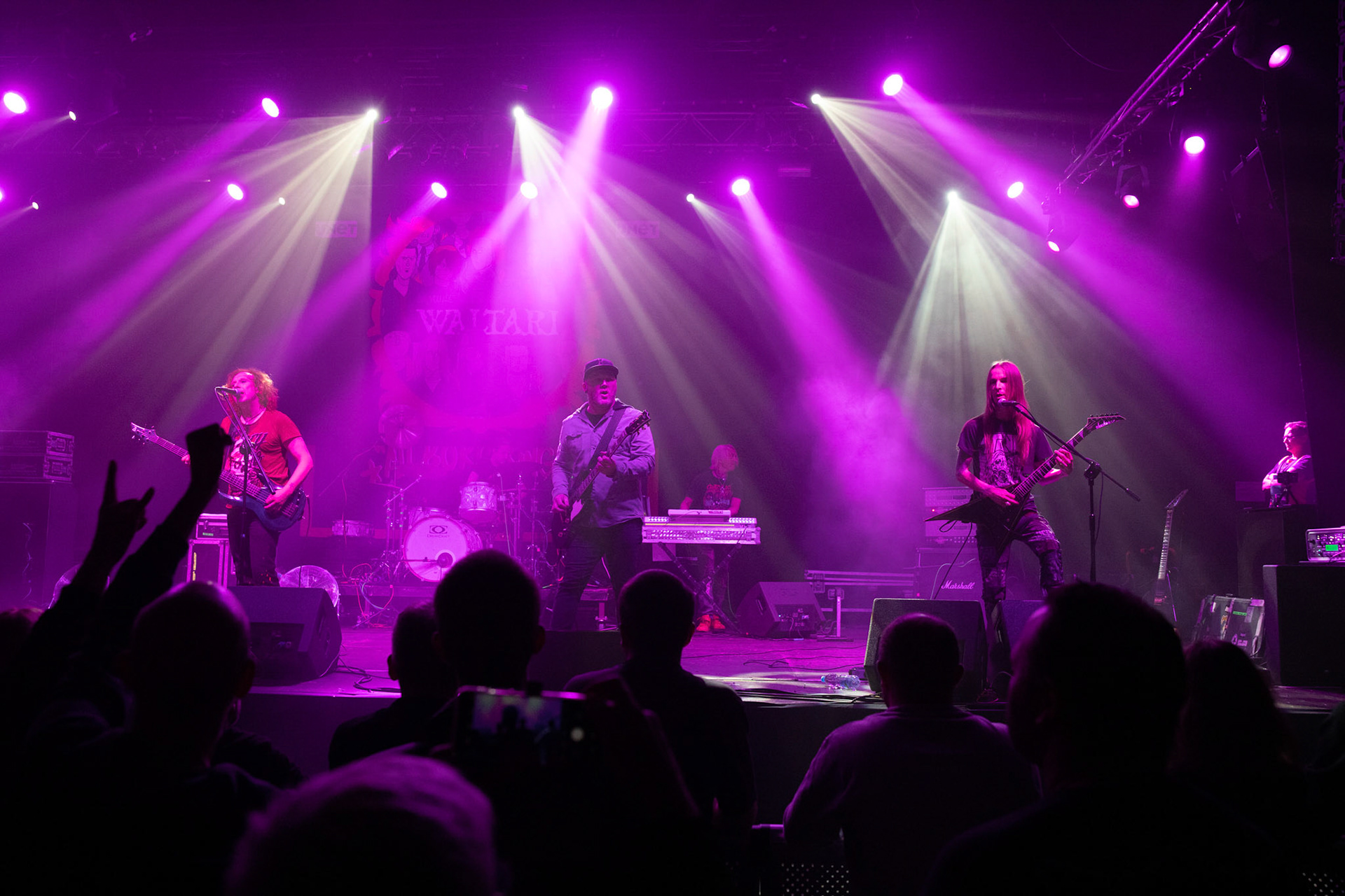 Waltari - Finlandia - Crossover Rock, punk, metal, chaos,
Kari "Kärtsy" Hatakka, 
Jariot Lehtinen, 
Sami Yli-Sirniö, 
Ville Vehviläinen, 
Jani Hölli, 
koncert w Warszawskiej Progresji w ramach trasy 25 lat All Boro Kings zespołu Dog Eat Dog.
fot. Andrzej Wasilkiewicz/Reporter