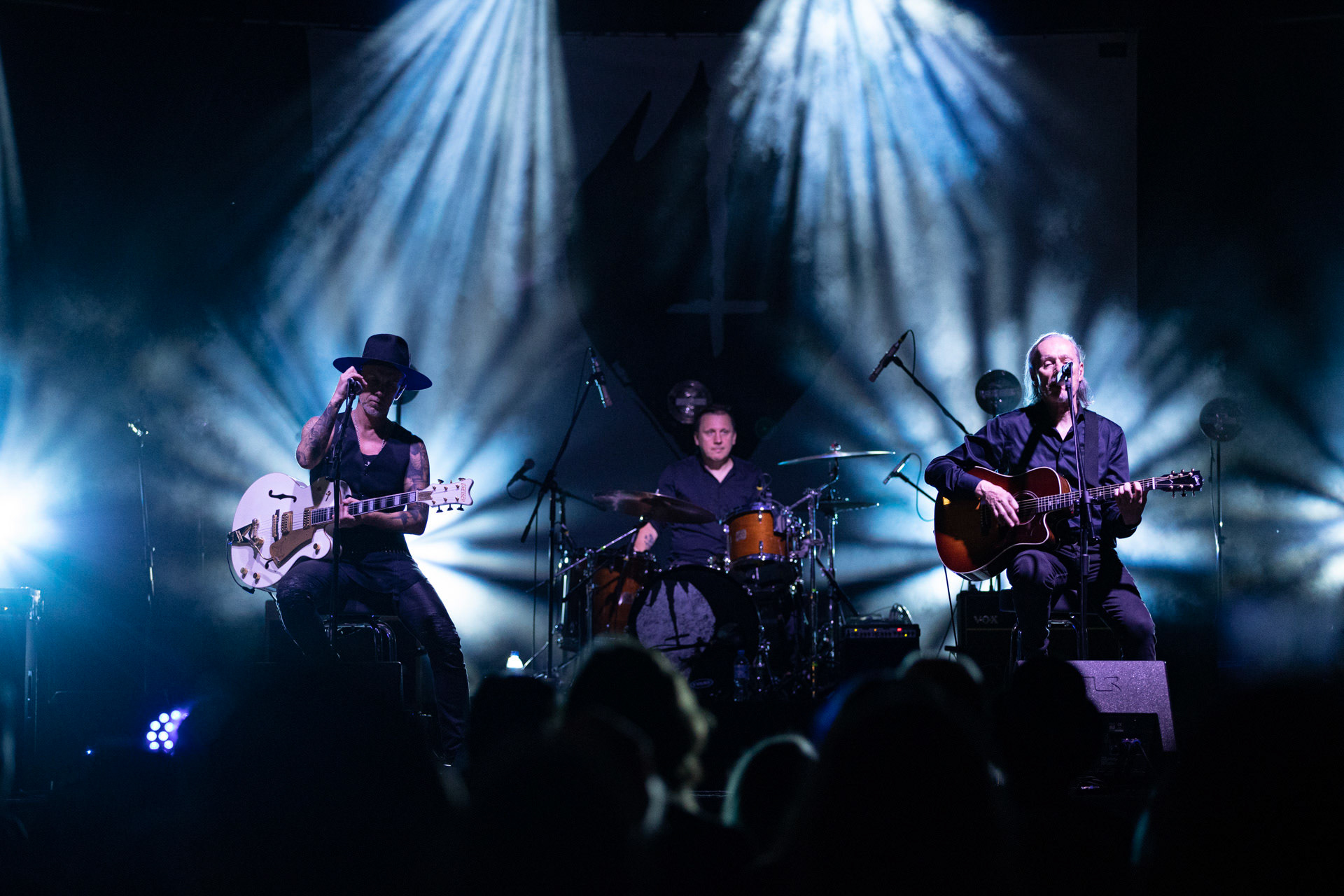 13.08.2021 koncert Me And That Man w Warszawie,Letnia scena Progresji, Gramy do Woli.n/z Adam Nergal Darski - gitara, wokal,n/z John Porter - gitara, wokal,n/z Łukasz Kumanski - perkusja,Fot. Andrzej Wasilkiewicz/Reporter