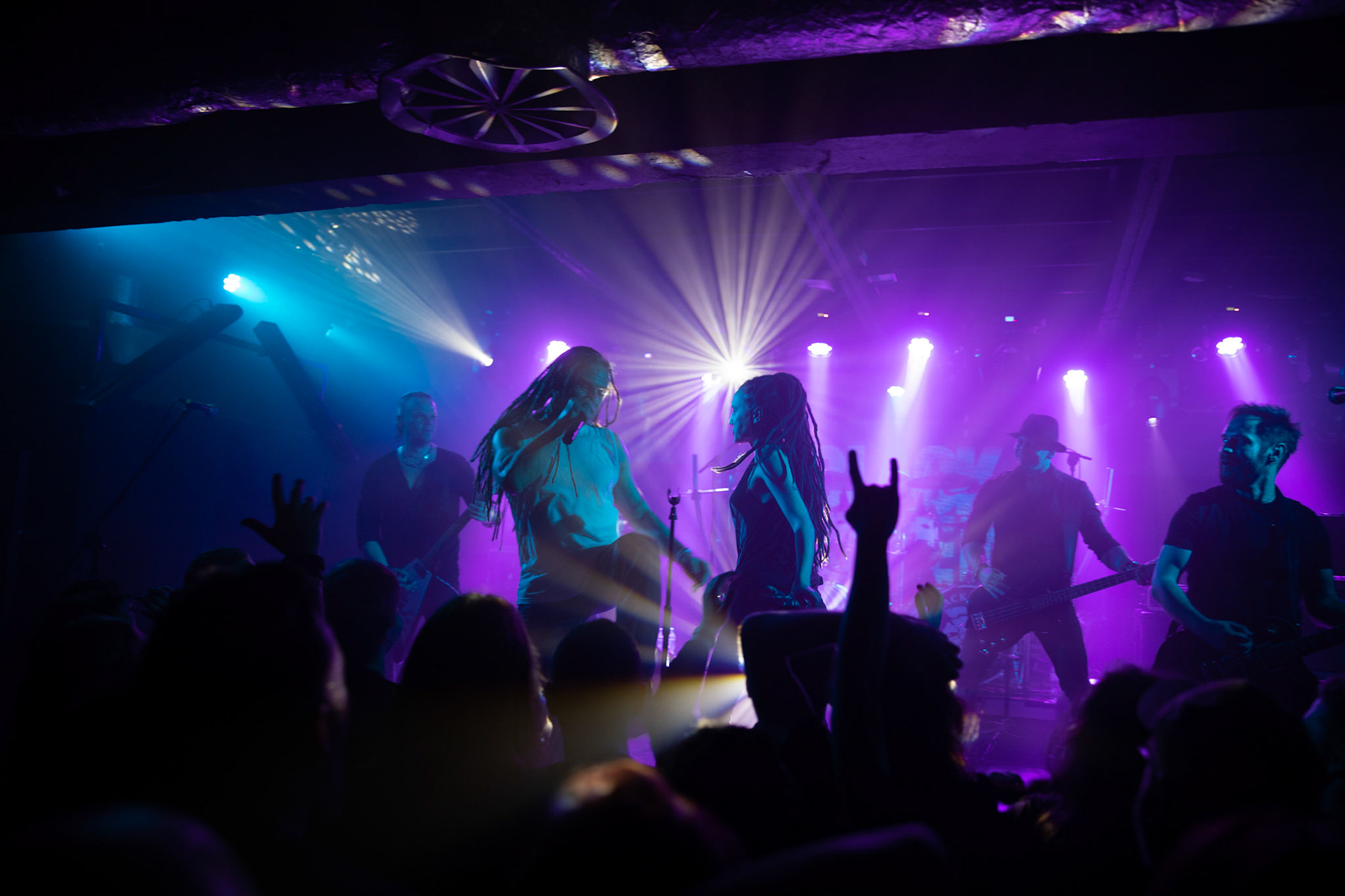 BLACK RIVER – rock, metal, punk, super grupa muzyków BEHEMOTH, DIMMU BORGIR, ROOTWATER, GEISHA GONER, HUNTER, VESANIA, NEOLITHIC.

Maciej Taff – wokal
Piotr „Kay” Wtulich – gitara
Artur „Art” Kempa – gitara
Tomasz „Orion” Wróblewski – bass
Dariusz „Daray” Brzozowski – perkusja
agencja Winiarybookings 
 fot. Andrzej Wasilkiewicz/Reporter