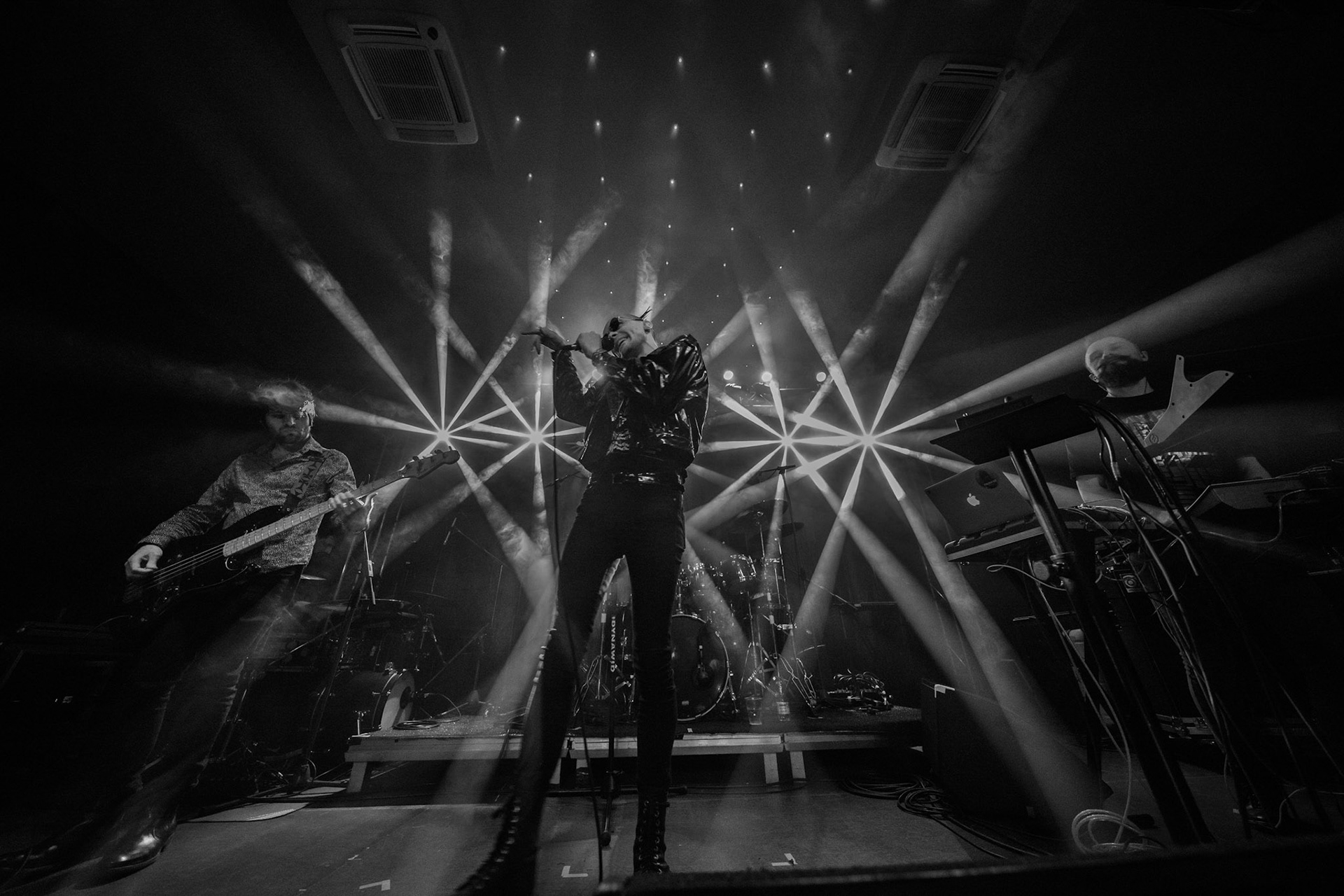 2.04.2019 Decadent Fun Club (Polska)  alternative post-punk, dark pop
Paveu Ostrovsky vocal, 
Jasiek Łukomski bass, 
Mateusz Gągol synths, 
Kamil Cegiełka drums,
klub Kwadrat,
Knock Out Productions,