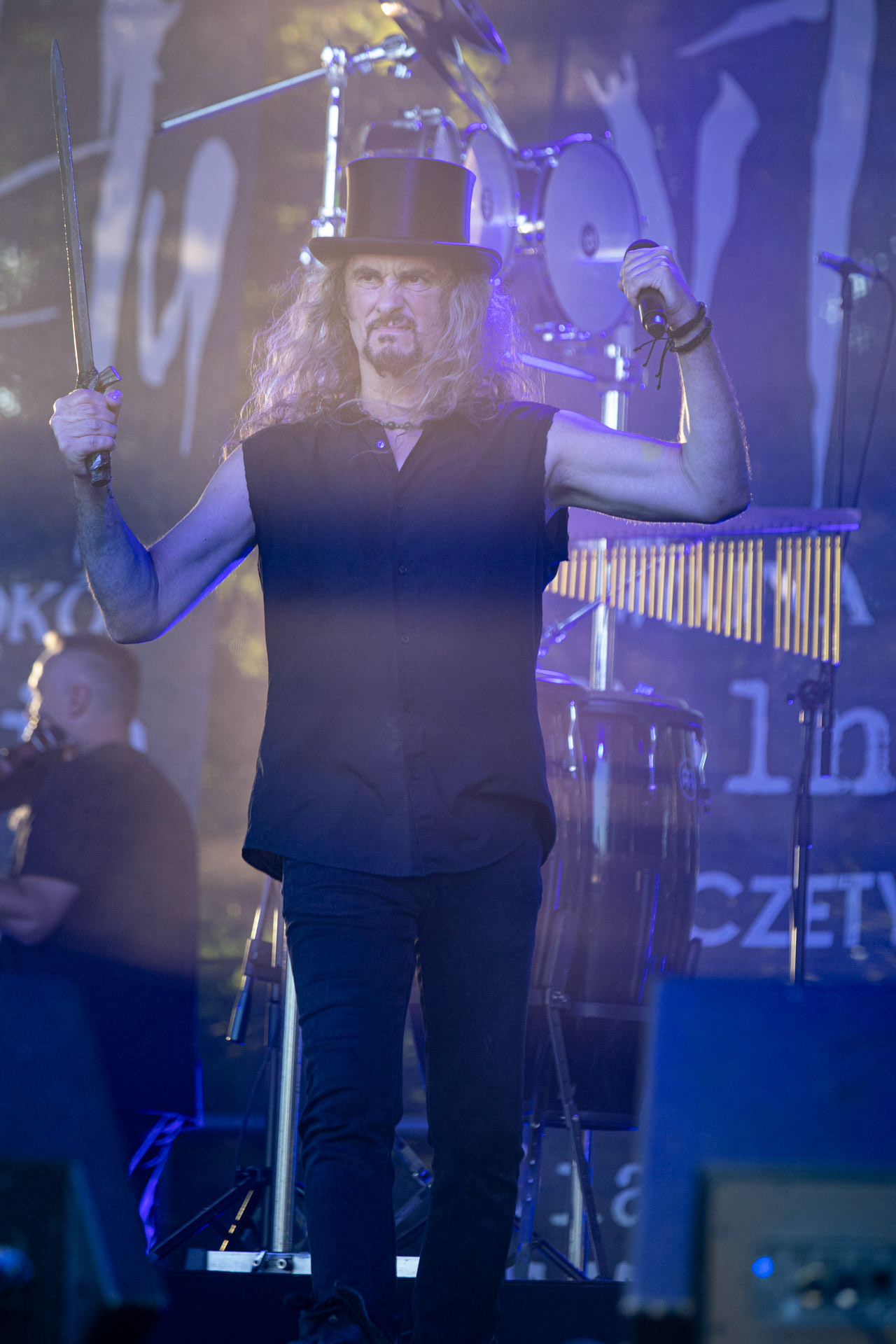 Hunter - postpandemoniczny koncert z okazji XXXV-lecia.Progresja - Gramy do Woli, Warszawa.Paweł „Drak” Grzegorczyk – wokal, gitara,Letnia Scena Progresji.fot. Andrzej Wasilkiewicz/Reporter