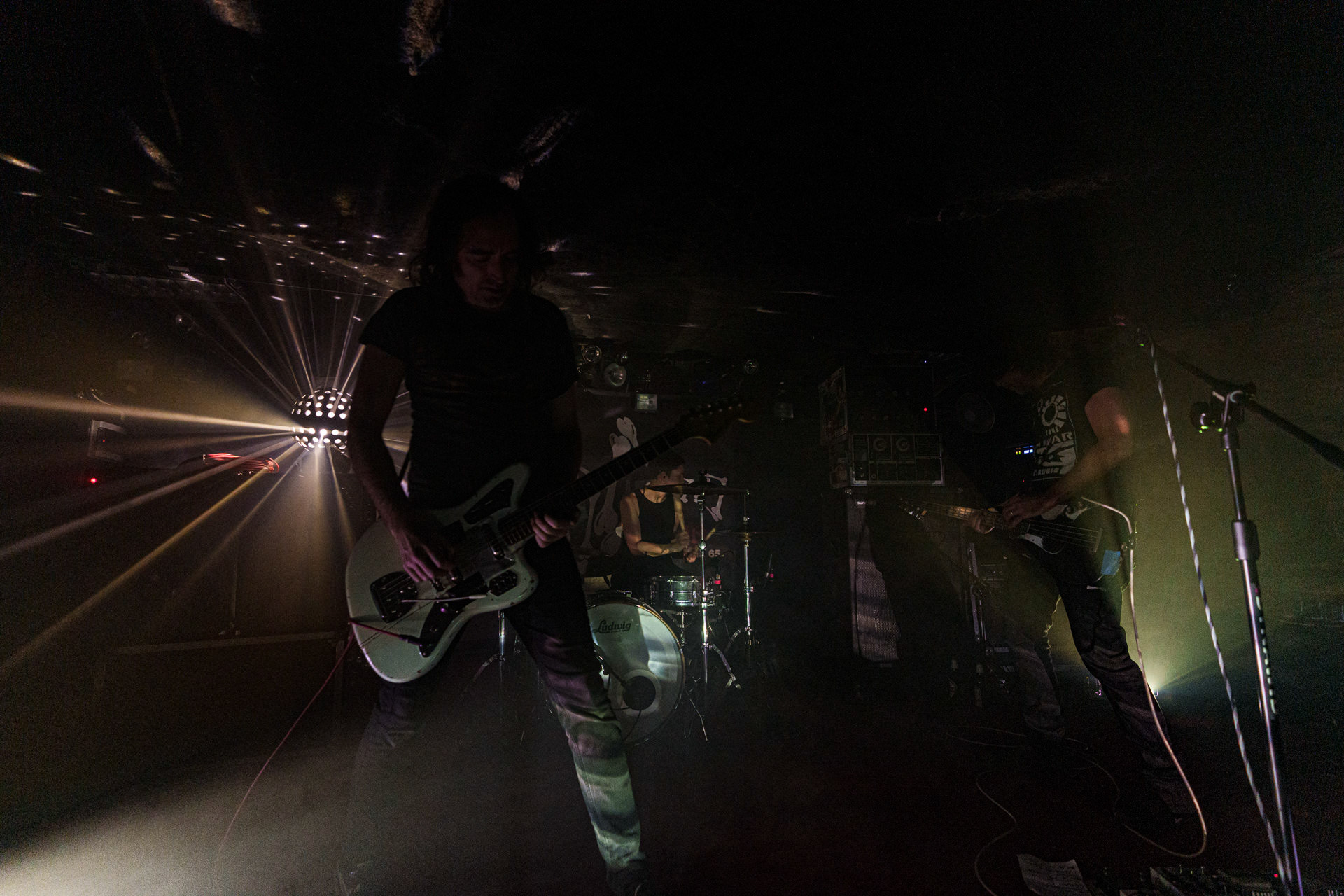 2023.02.6 - A Place To Bury Strangers (USA / Dedstrange) - noise rock.Warszawa VooDoo, Winiary Bookings. Fot. Andrzej Wasilkiewicz/Reporter