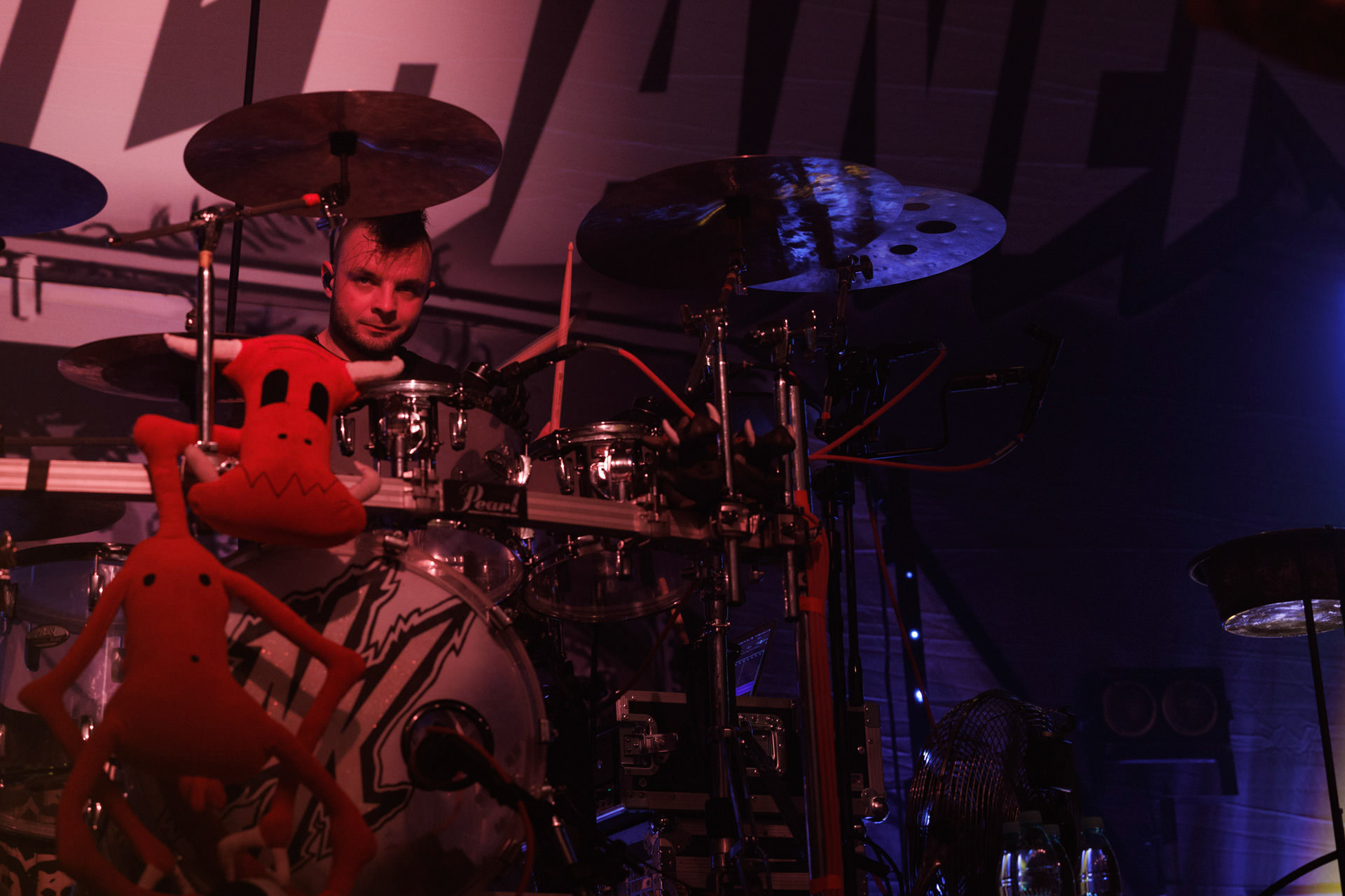 18.12.2021 Nocny Kochanek - Antysylwester Antyradia,18 lat klubu Progresja,Nocny Kochanek - koncert Warszawa,Progresja, Zdrajcy Metalu, klasyczny heavy metal, Alter Ego, Night Mistress.n/z Artur Zurek – perkusja,Fot. Andrzej Wasilkiewicz/Reporter