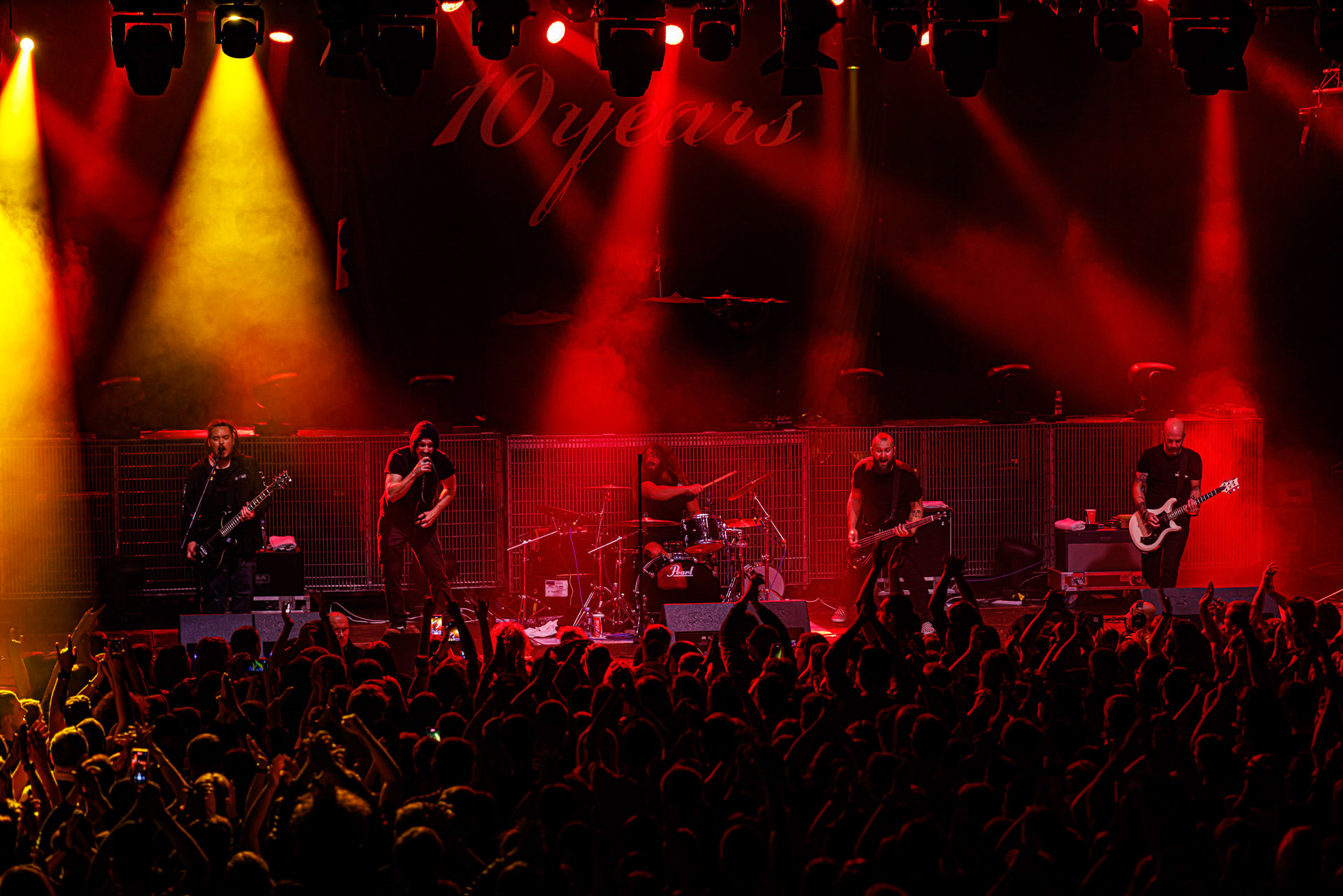 7.10.2022 - 10 Years – amerykanie z Knoxville w Tennessee, grajacy na  pogranicza metalu alternatywnego, hard rocka, post grunge. Jesse Hasek – wokal,Ryan „Tater” Johnson – gitara,Matt Wantland – gitara,Lewis Big Lew Cosby – basista,Brian Vodinh – perkusja,Produkcja Knock Out Productions, Fot. Andrzej Wasilkiewicz/Reporter