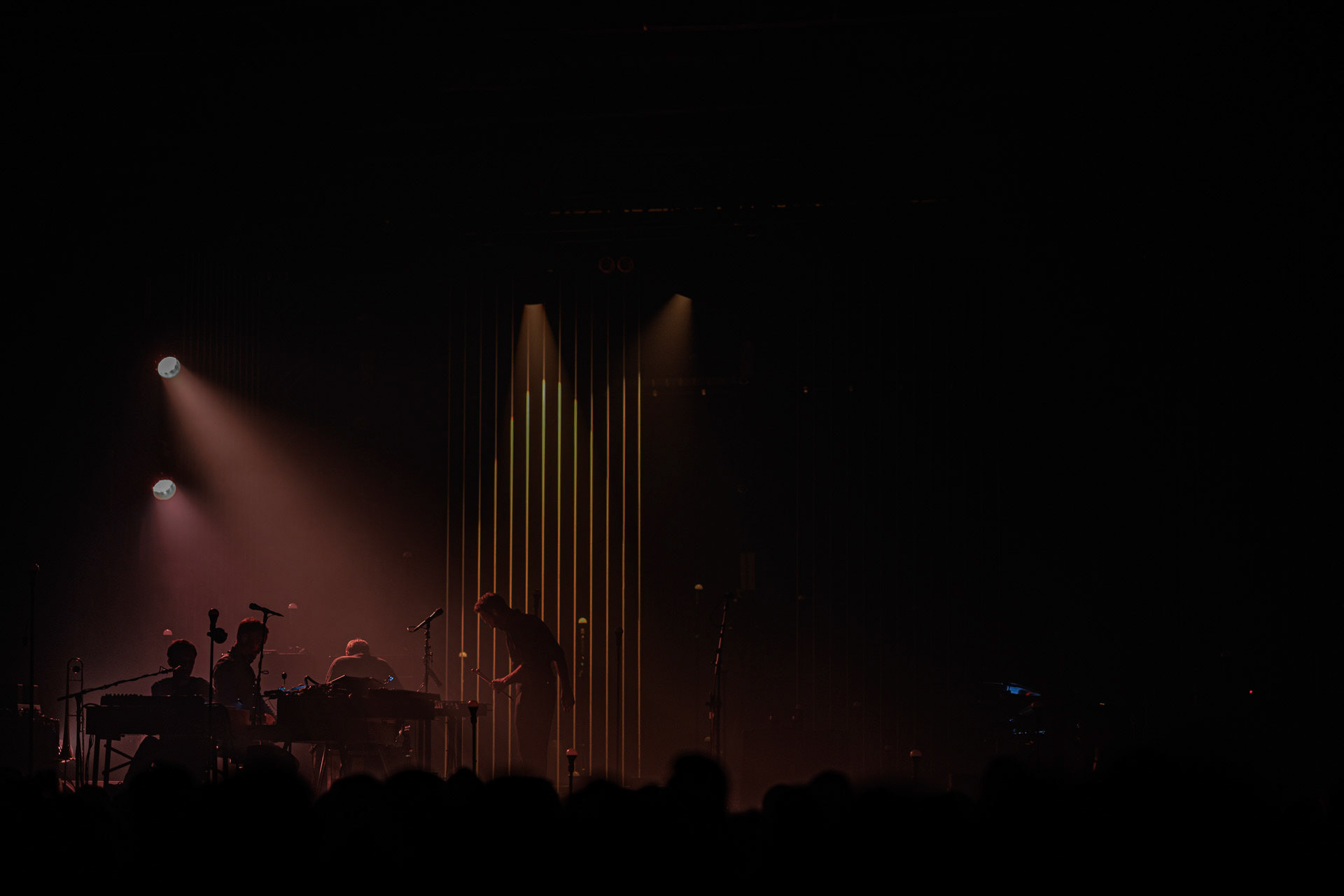 24.10.2022 Sigur Ros - 2022 World tour - Warszawa Expo XXI.Islandzkie trio Sigur Ros powraca po prawie dziesiecioletniej przerwie wraca z albumem Odins Raven Magic oaz zapowiedzia 20th Anniversary Edition.Jon Por Birgisson – wokal, gitara elektryczna,  Georg Holm – gitara basowa, dzwonki, wokal wspierający,Kjartan Sveinsson - instrumenty klawiszowe,Post-rock, Alternative rock, Ambient music,Amazing Music Denmark,Charm Music Poland,fot. Andrzej Wasilkiewicz/Reporter