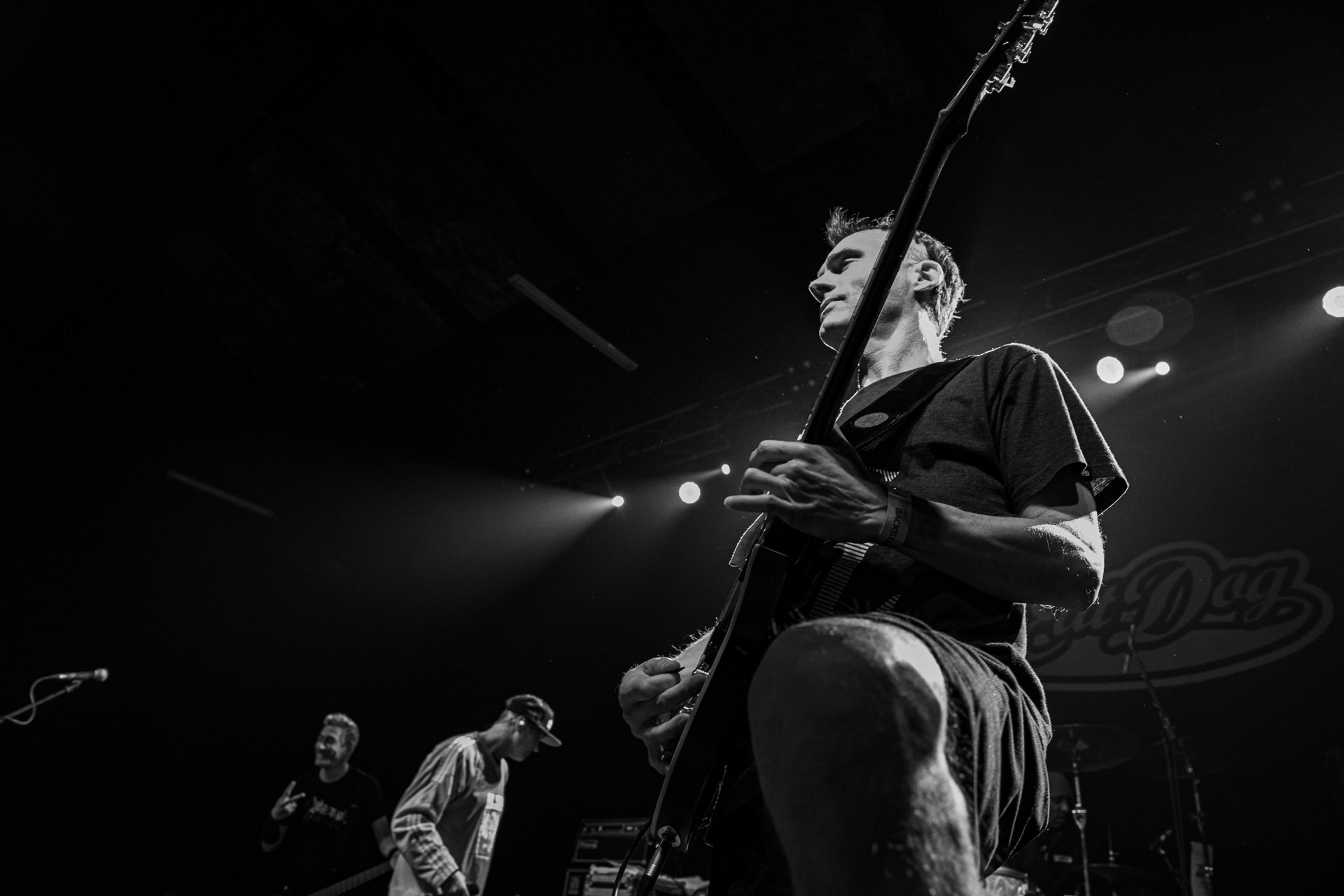 30.11.2021 koncert Dog Eat Dog - USA - hardcore, punkrock, rap, metal, hip hop, reggae, soul, funk,n/z Dave Neabore (bass), n/z John Connor (vocals), n/z Brandon Finley (drums), n/z Roger Hammerli (guitar),n/z Bozez (sax &amp; beer),koncert Warszawa, Progresja 25 lat albumu Play Games -  Dog Eat Dog.fot. Andrzej Wasilkiewicz/Reporter