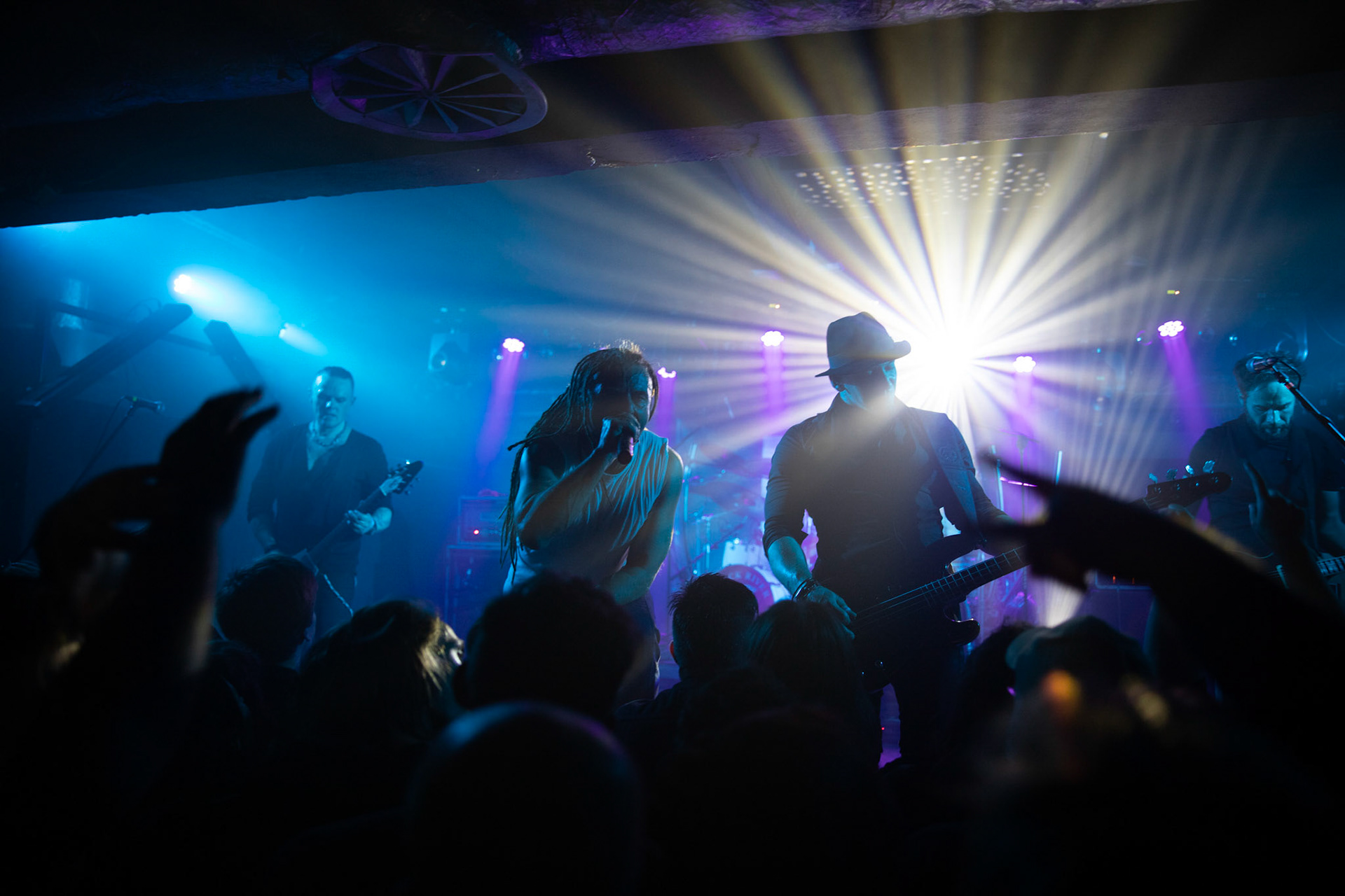 BLACK RIVER – rock, metal, punk, super grupa muzyków BEHEMOTH, DIMMU BORGIR, ROOTWATER, GEISHA GONER, HUNTER, VESANIA, NEOLITHIC.

Maciej Taff – wokal
Piotr „Kay” Wtulich – gitara
Artur „Art” Kempa – gitara
Tomasz „Orion” Wróblewski – bass
Dariusz „Daray” Brzozowski – perkusja
agencja Winiarybookings 
 fot. Andrzej Wasilkiewicz/Reporter