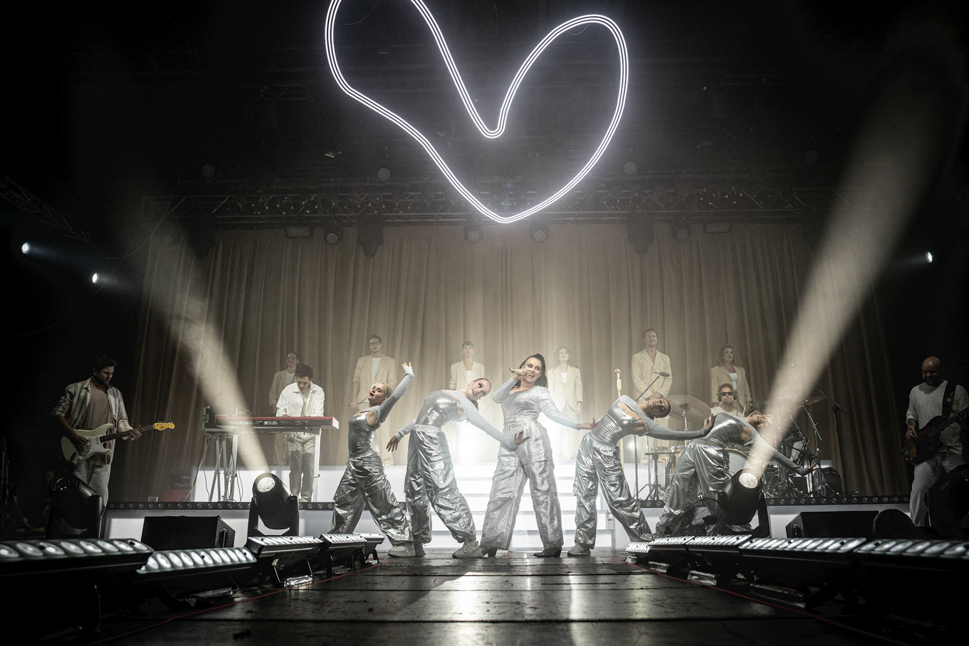 28.10.2023 Ewa Farna specjalny koncert urodzinowy Warszawa, Klubie PROGRESJA, fot. Andrzej Wasilkiewicz/Reporter