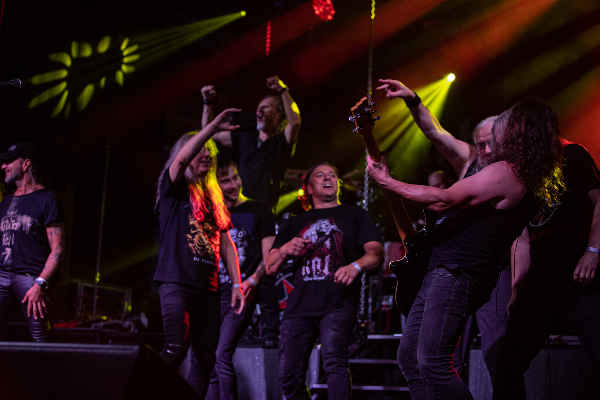 12.09.2021 - KAT i Roman Kostrzewski - koncert "Do zobaczenia w piekle" Wroclaw, Centrum Koncertowe A2.  Roman Kostrzewski – wokalJacek Nowak – perkusjaKrzysztof Pistelok – gitaraJacek Hiro – gitaraMichal Laksa – basGościnnie: Adam „Nergal” Darski (Behemoth)Piotr „Peter” Wiwczarek (Vader),Tomasz „Titus” Pukacki (Acid Drinkers)Adrian „Fred” Frelich (Dragon)Krzysztof „Fazi” Oset (ex-Kat)Piotr „Mancover” Mańkowski (Wolf Spider)Wacław „Vogg” Kiełtyka (Decapitated)Marek „Spider” Pająk (Vader)Jarek „Gronos” Gronowski (Dragon, ex-Kat)Paweł „Baitel” Pasek (Decapitated) Piotr Radecki (ex-Kat &amp; Roman Kostrzewski)fot. Andrzej kaziq Wasilkiewicz