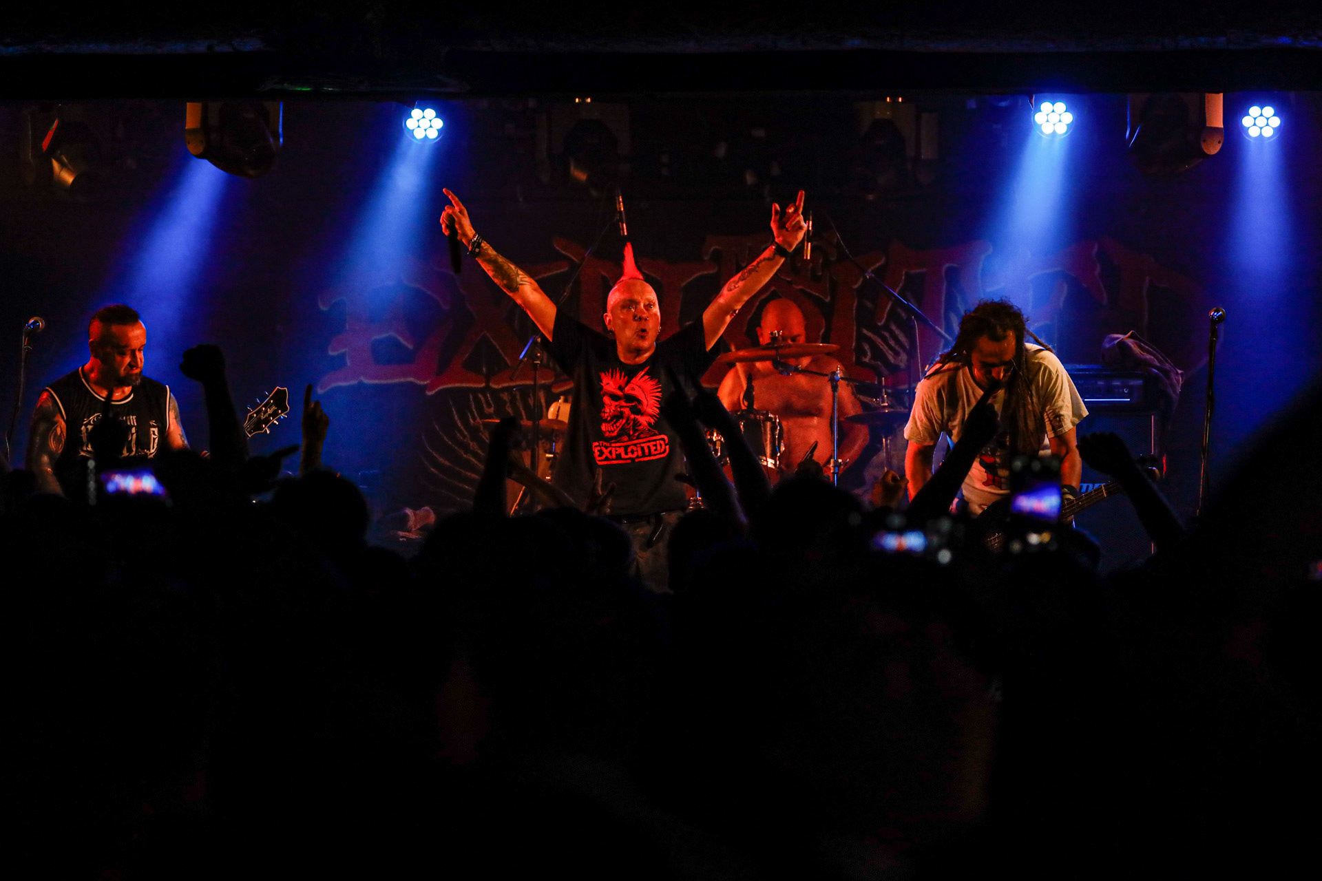 25.08.2022 The Exploited - legenda drugiej fali punk rocka na koncercie w warszawskiej Proximie.Weterani punk rock, hardcore punk, crossover thrash z Edynburga w składzie:Wattie Buchan – wokal, Irish Rob – bas,Willie Buchan – perkusja,Robbie Steedo Davidson - gitara,Produkcja: Noise Annoys Booking Agency and Records, Boredom Booking. fot. Andrzej Wasilkiewicz/Reporter