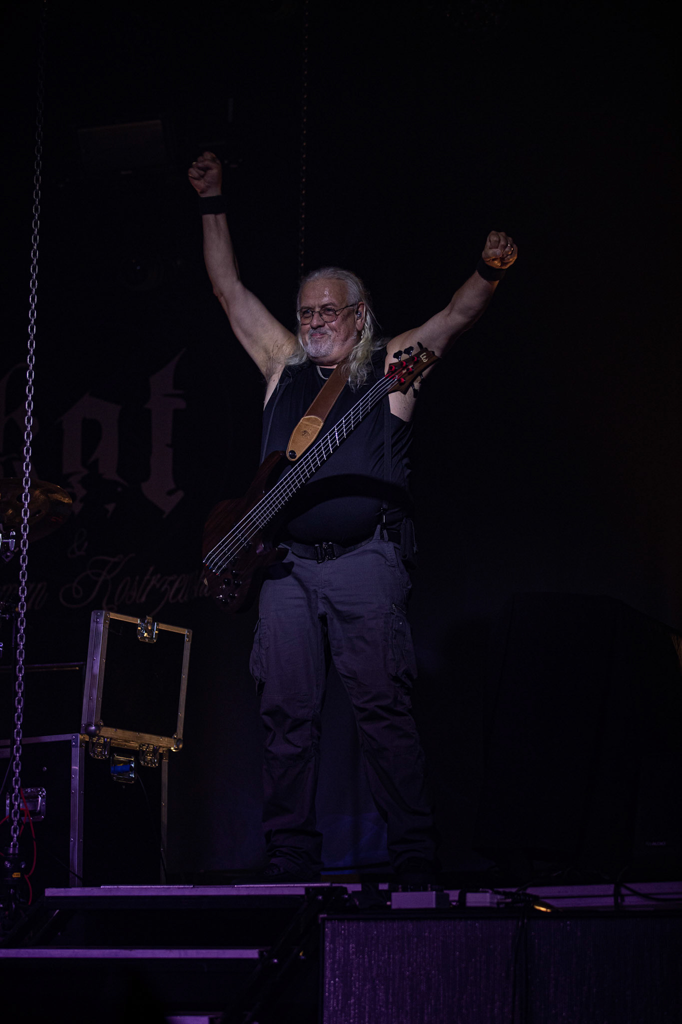 12.09.2021 - KAT i Roman Kostrzewski - koncert "Do zobaczenia w piekle" Wroclaw, Centrum Koncertowe A2.  Krzysztof „Fazi” Oset (Dragon, ex-Kat) i Roman Kostrzewski – wokal, fot. Andrzej kaziq Wasilkiewicz