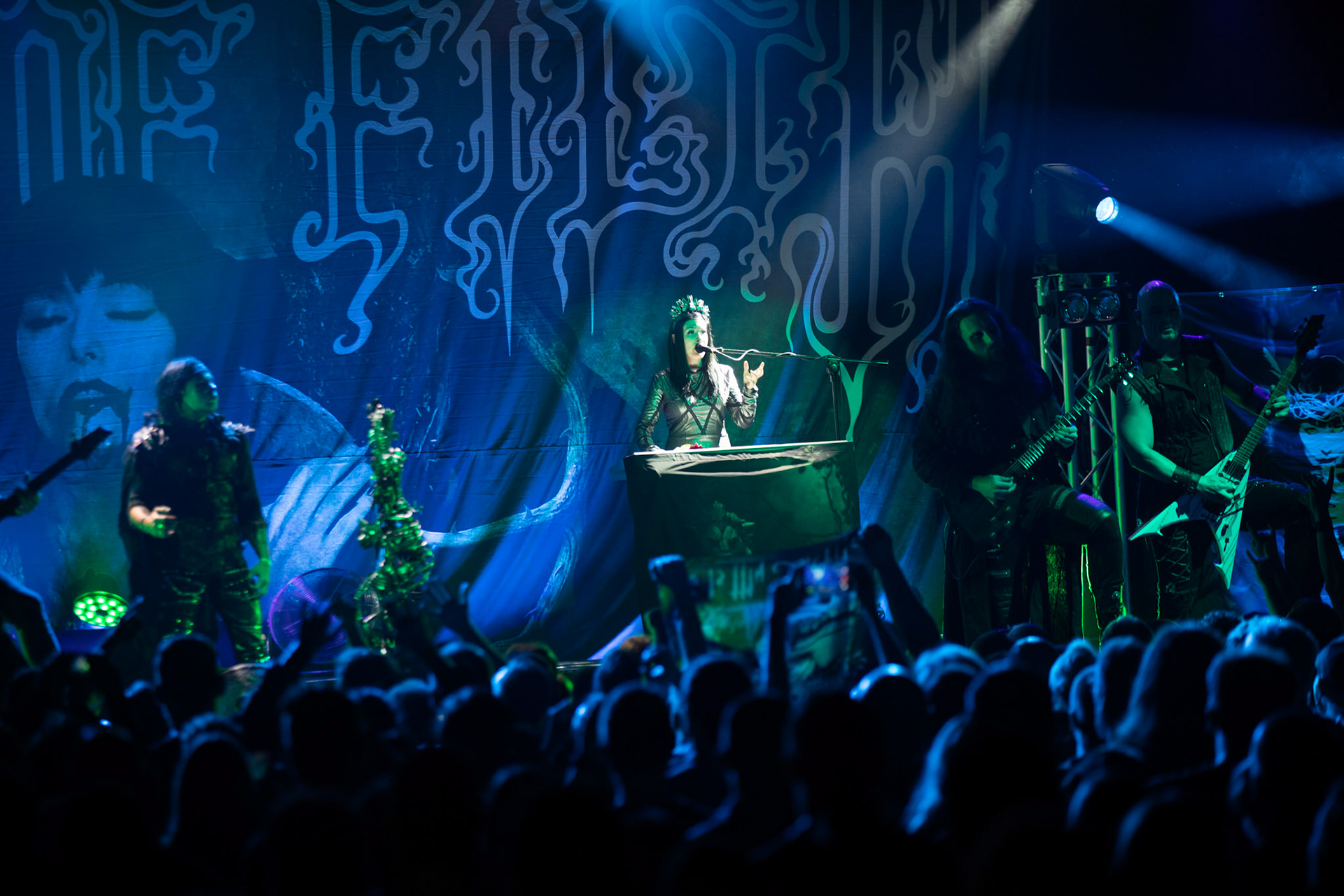CRADLE OF FILTH - UK. black metal, metal symfoniczny, metal gotycki,
Dani Filth - Vocals,
Martin Skaroupka - Drums, Keyboards and Orchestrations,
Daniel Firth - Bass,
Richard Shaw - Guitar,  
Ashok - Guitar,  
Lindsay Schoolcraft - Narrative vocals,
Nuclear Blast Records
Knockoutprod
fot. Andrzej kaziq Wasilkiewicz/Reporter