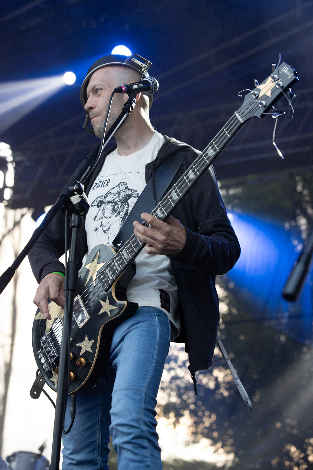 Elektryczne Gitary - koncert Zacieralia w warszawskiej Progresji.Gramy Do Woli - Warszawa, Progresja.n/z Tomasz Grochowalski – gitara basowa,Fot. Andrzej Wasilkiewicz/Reporter