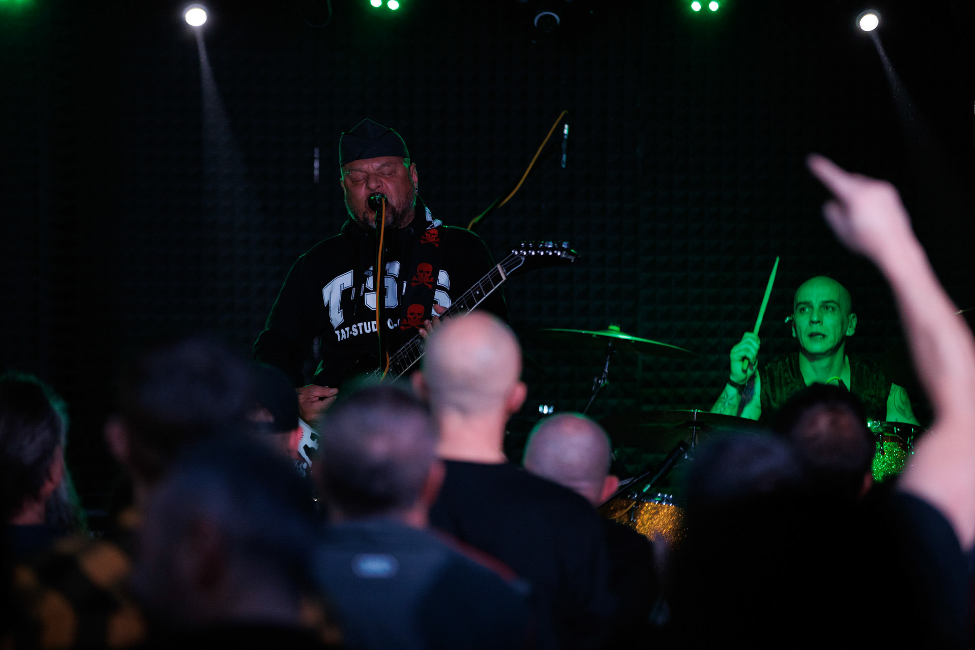 12.11.2021 Lipali - koncert Warszawa klub Remont.Najnowszy album „MOSTY, RZEKI, LUDZIE”.Tomasz Lipa Lipnicki - wokal, gitara,Lukasz Luk Jeleniewski - perkusja, Rock, rock progresywny, rock alternatywny, polski rock.fot. Andrzej kaziq Wasilkiewicz/Reporter