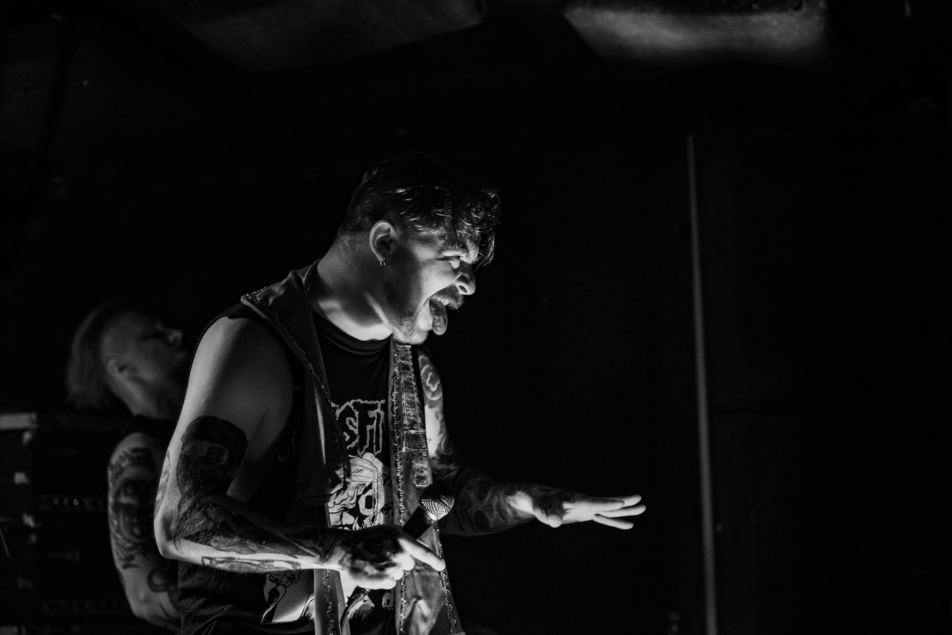 Hostia koncert w Warszawie, trasa Innowiercy Tour 2019
death, grind, groove,
vocals - St Sixtus
guitars - St Anacletus
drums - St Evaristus
bass - St Xyxtus
Knock Out Productions
fot. Andrzej Wasilkiewicz/REPORTER